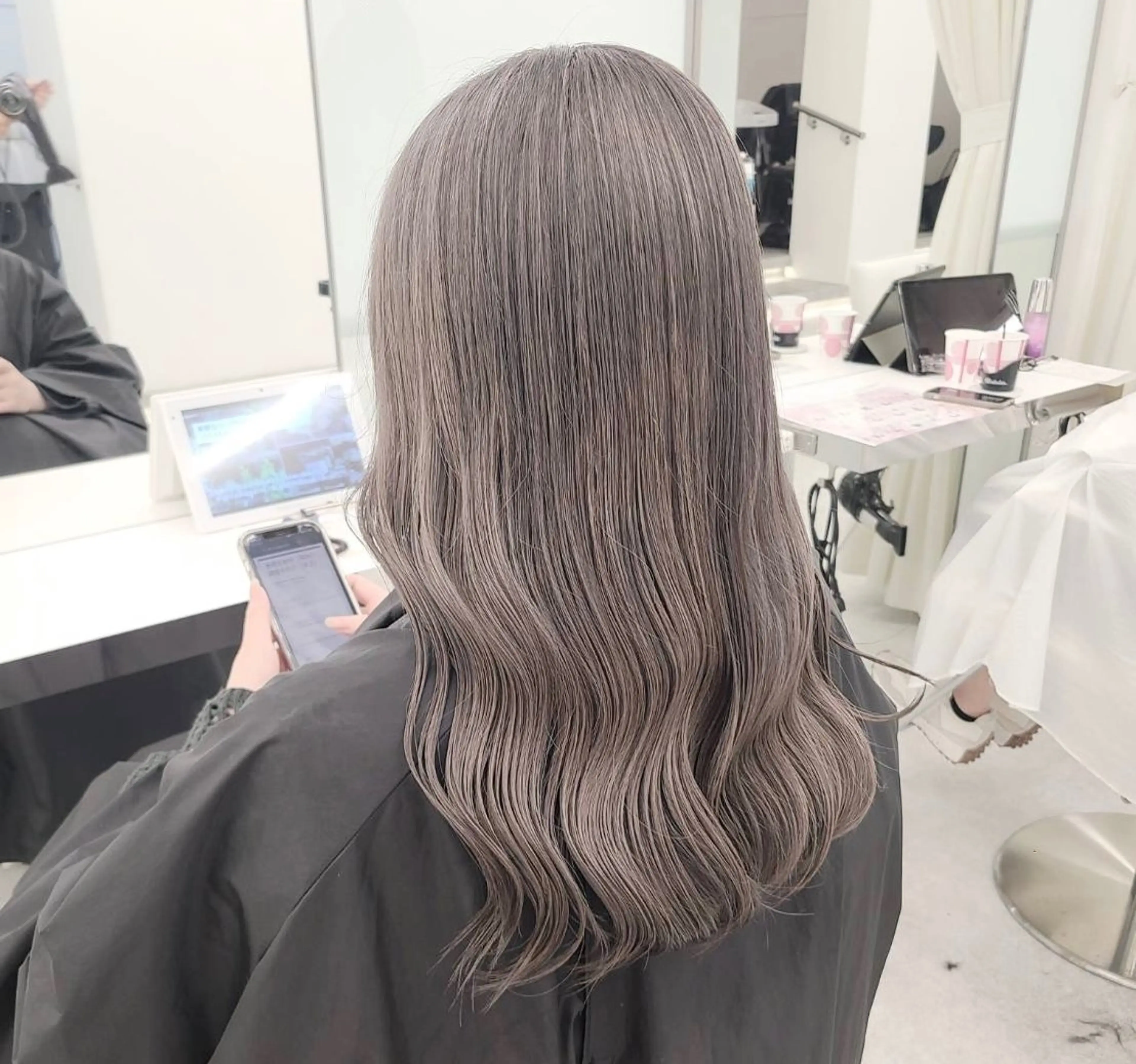 セミロング カラー ヘアカラー トリートメント 透明感ハイトーン特化 /ケアブリーチ/莉駒のヘアスタイル