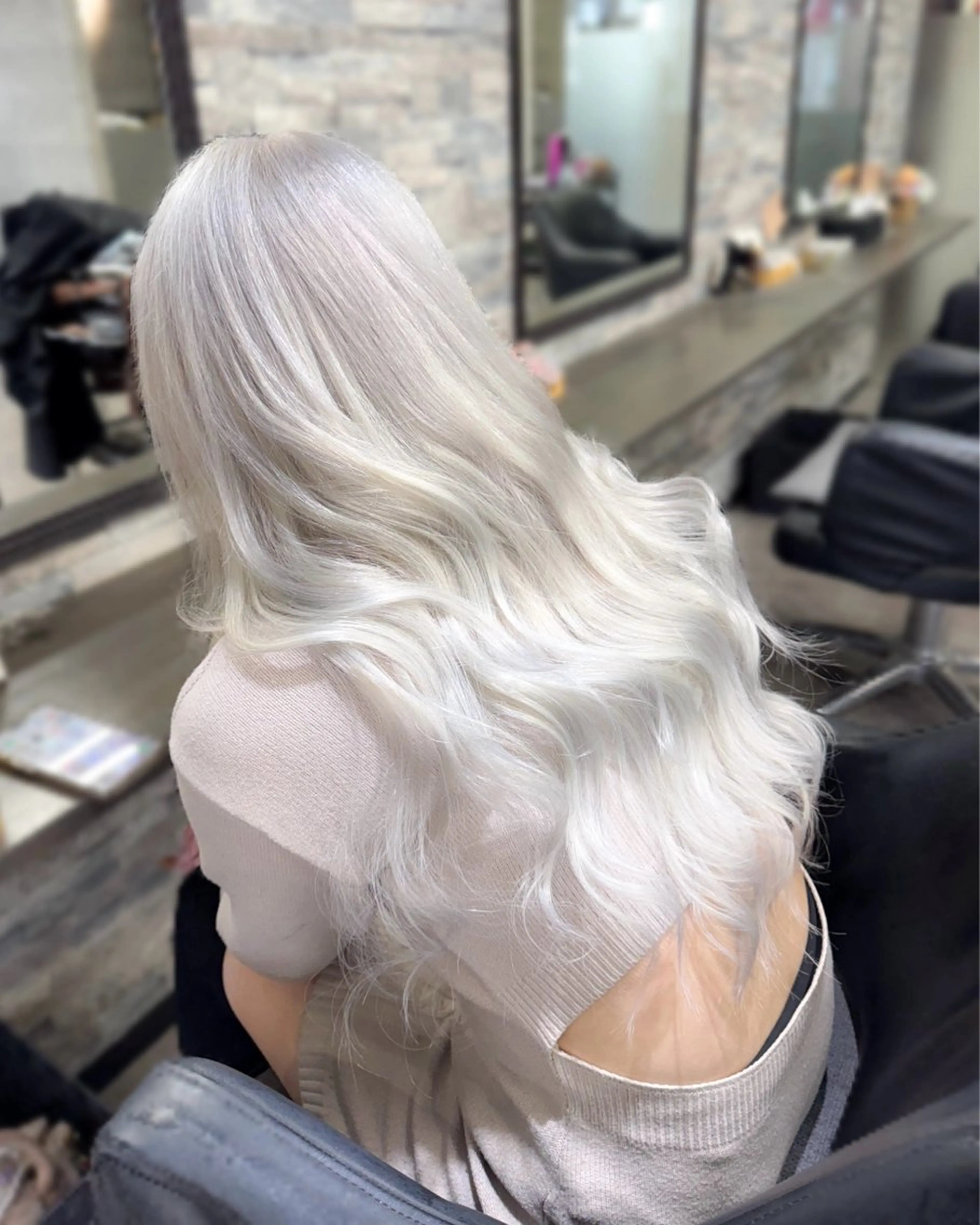 ロング カラー カット ヘアカラー トリートメント エクステ ハイトーンエクステ 🎩カズキ🎩のヘアスタイル