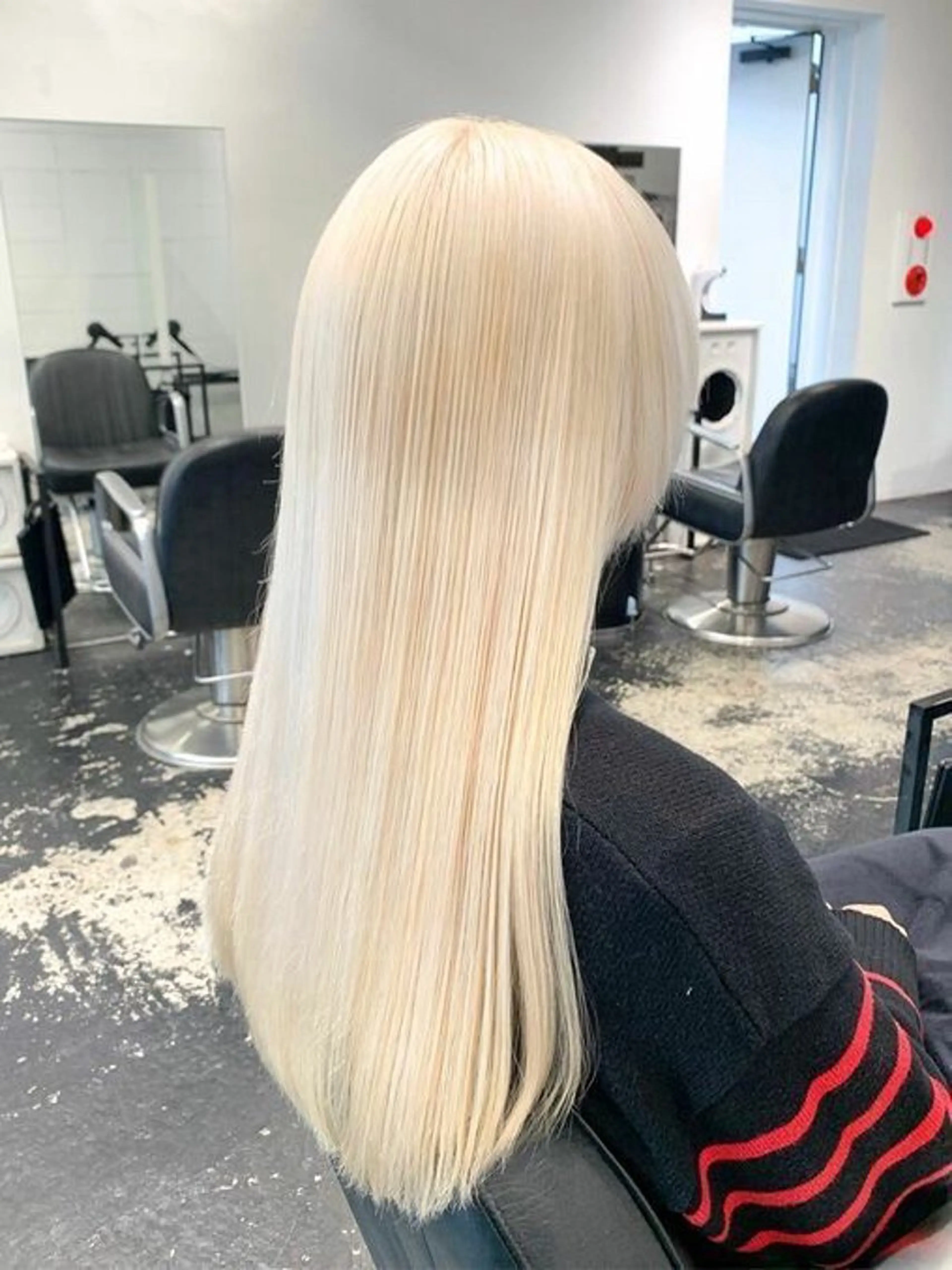 ミディアム カラー ブロンド ヘアカラー 【🥀履歴修正🥀】 ハイトーン職人/拓真のヘアスタイル