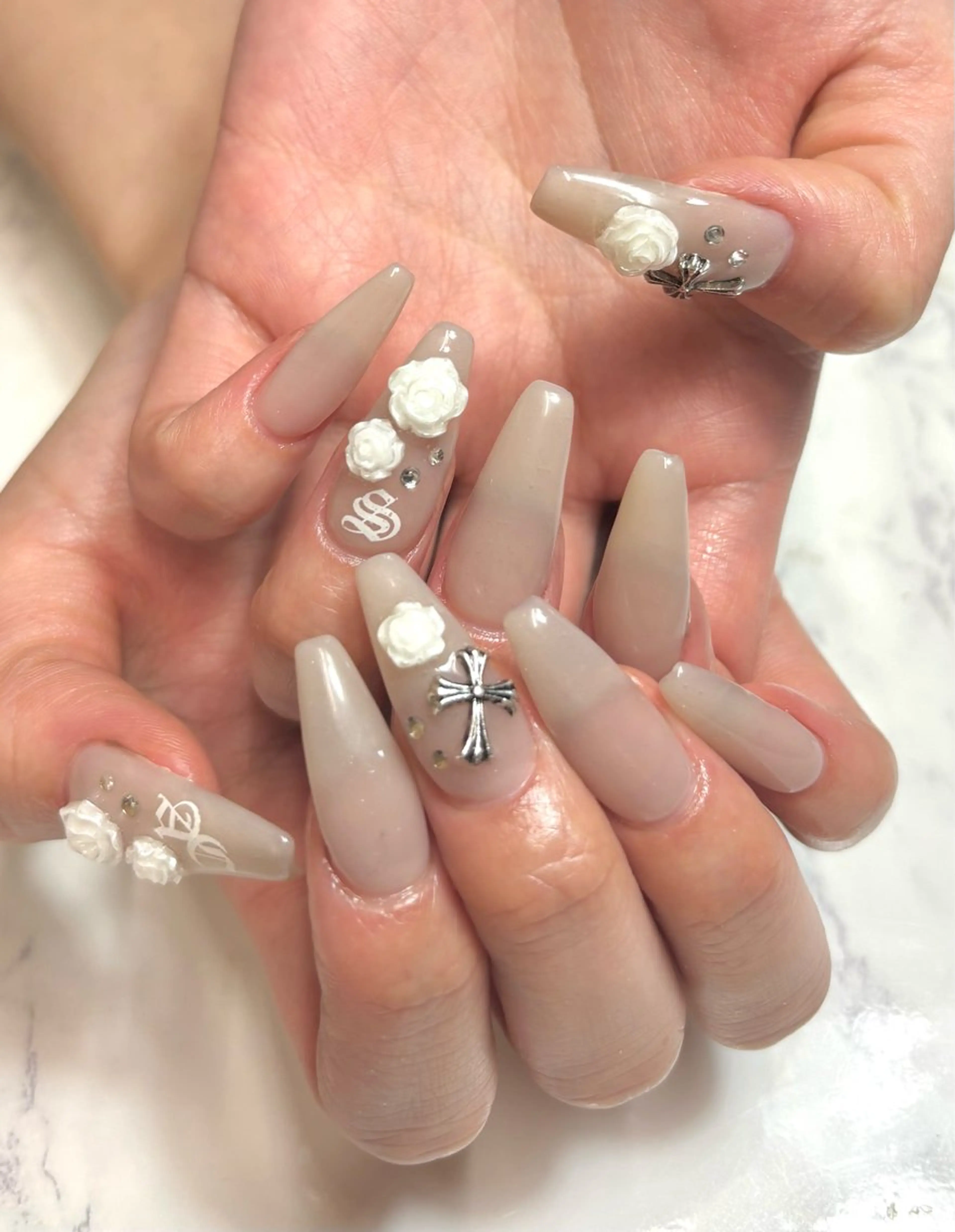 ネイル 長さ出し ネイルチップ ハンドネイル one nailsalonのネイルデザイン