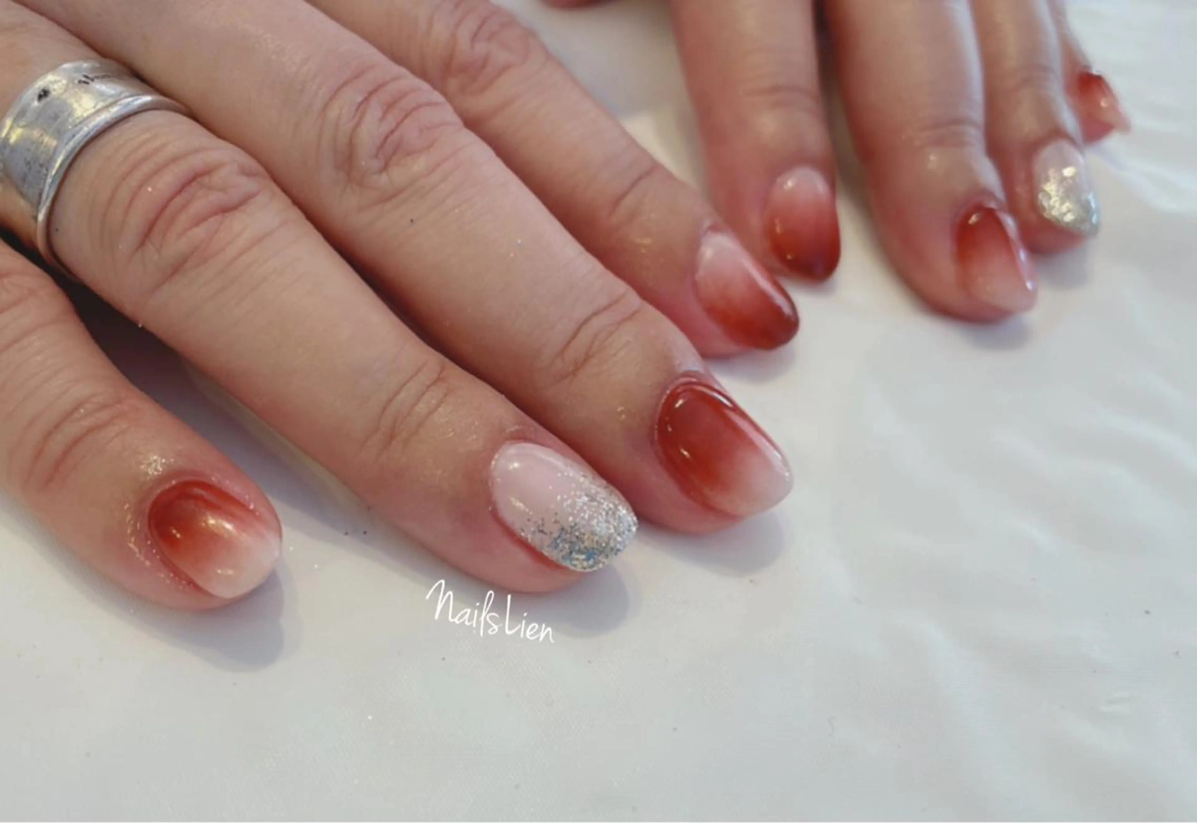 ネイル グラデーション ラメ(グリッター) ラメグラデーション 夏ネイル studio e n / RiNのネイルデザイン