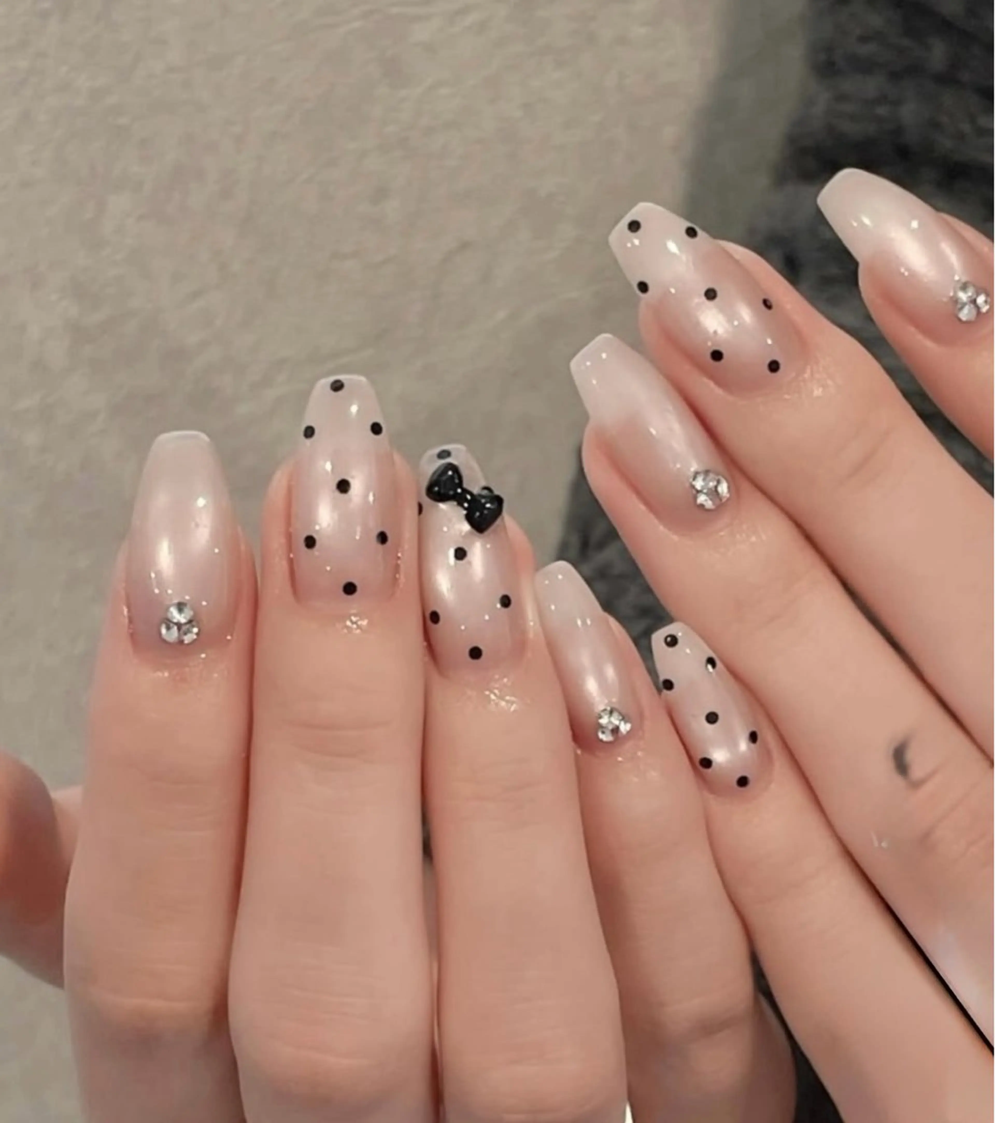 ネイル キラキラネイル 韓国ネイル 持ち込み ワンホンネイル ハンドネイル Queeens nailのネイルデザイン