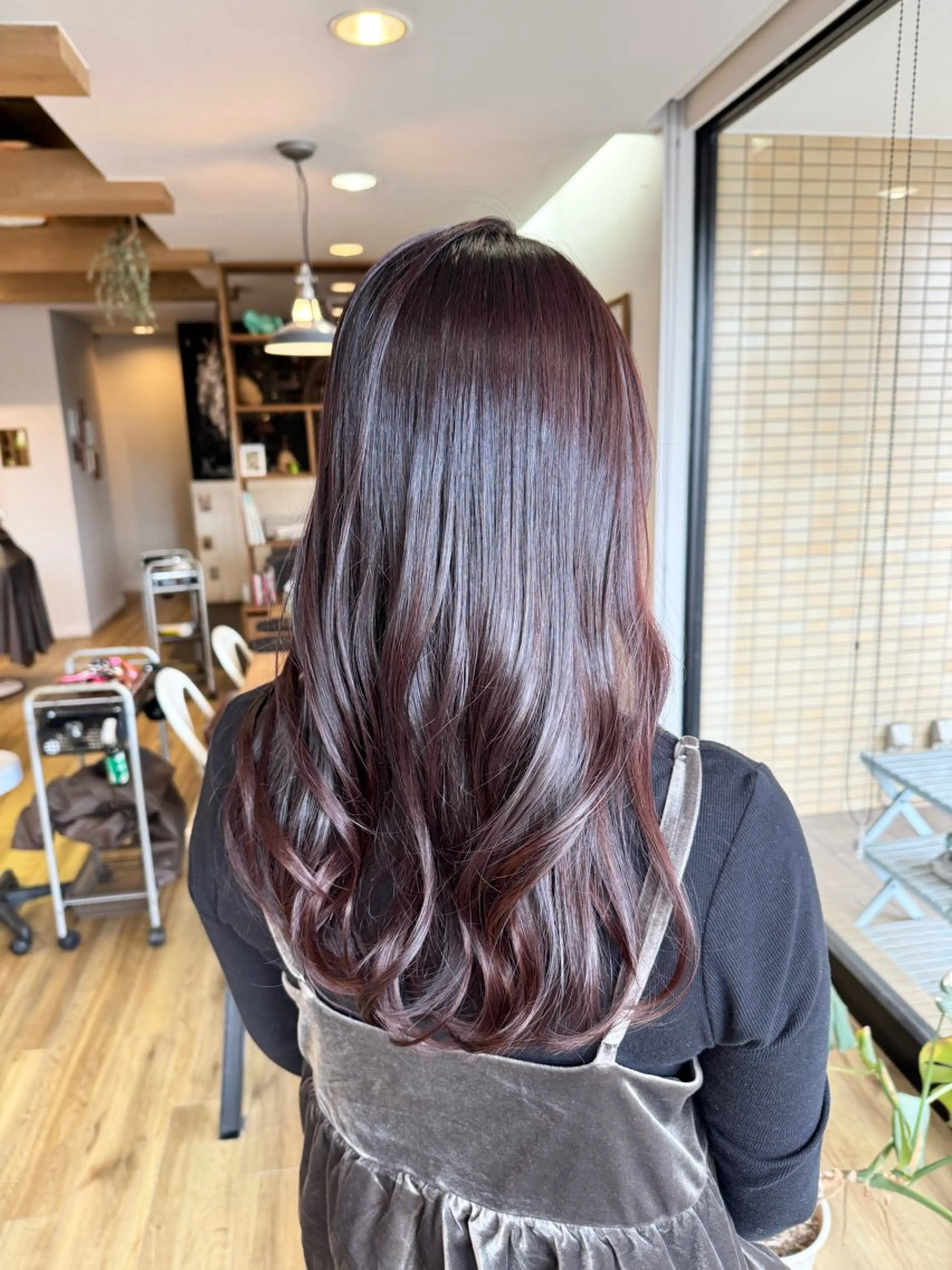 ロング カラー ブラウンカラー レッドカラー レッドブラウン カット ヘアカラー トリートメント ツキダテ ユイのヘアスタイル