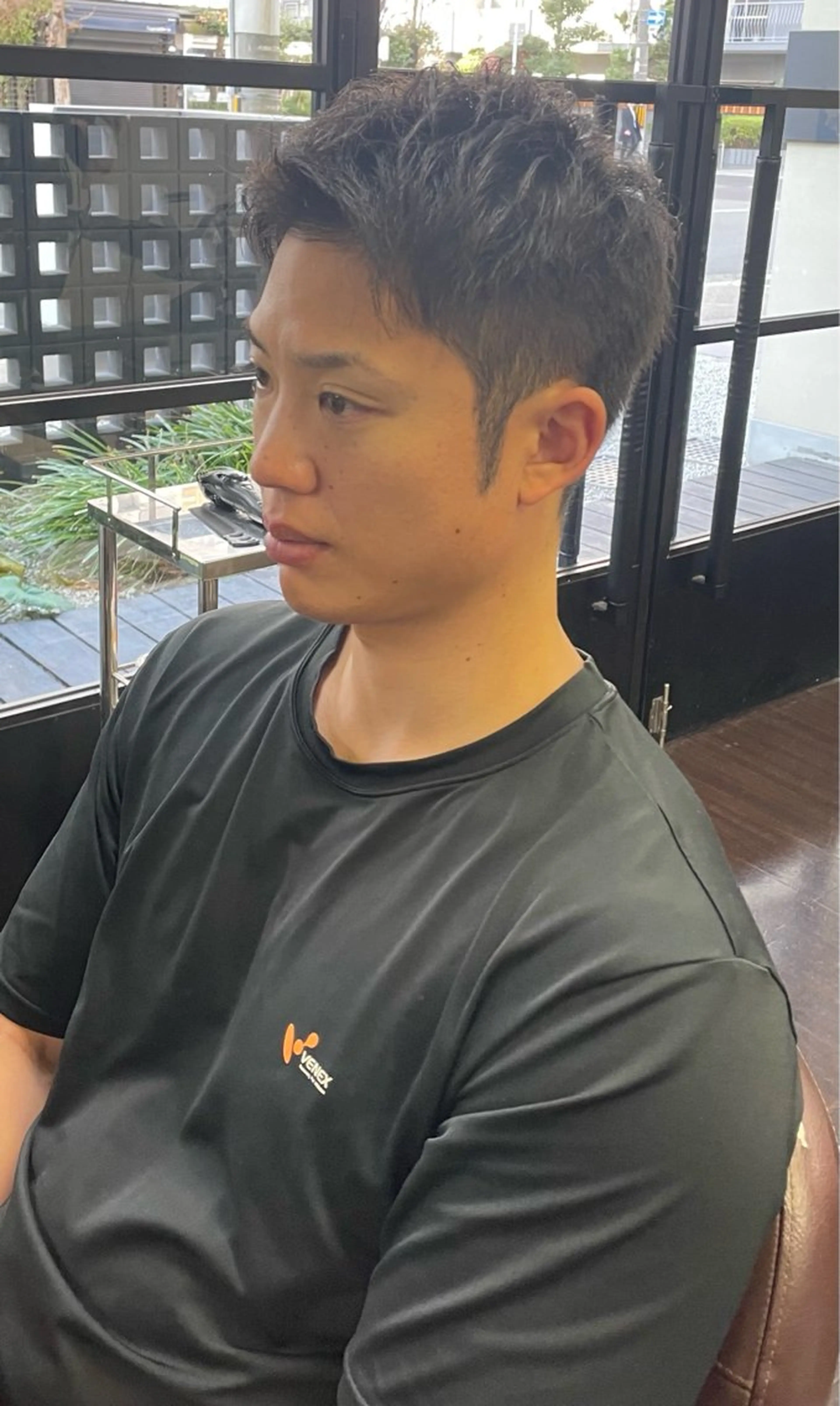 ショート 岡本 佳久のヘアスタイル