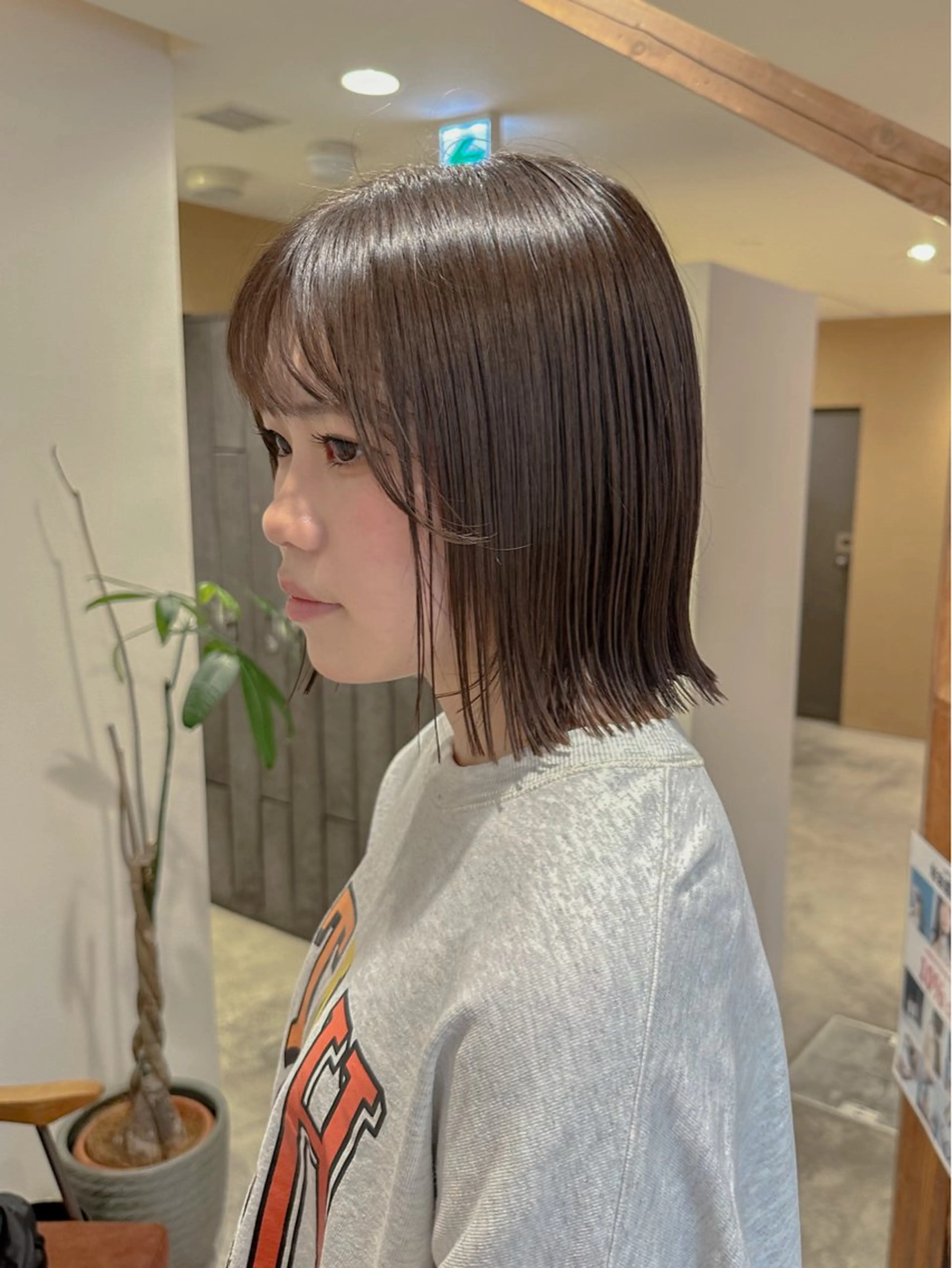ミディアム カット 平野恵/透明感カラー ブリーチ/ボブのヘアスタイル