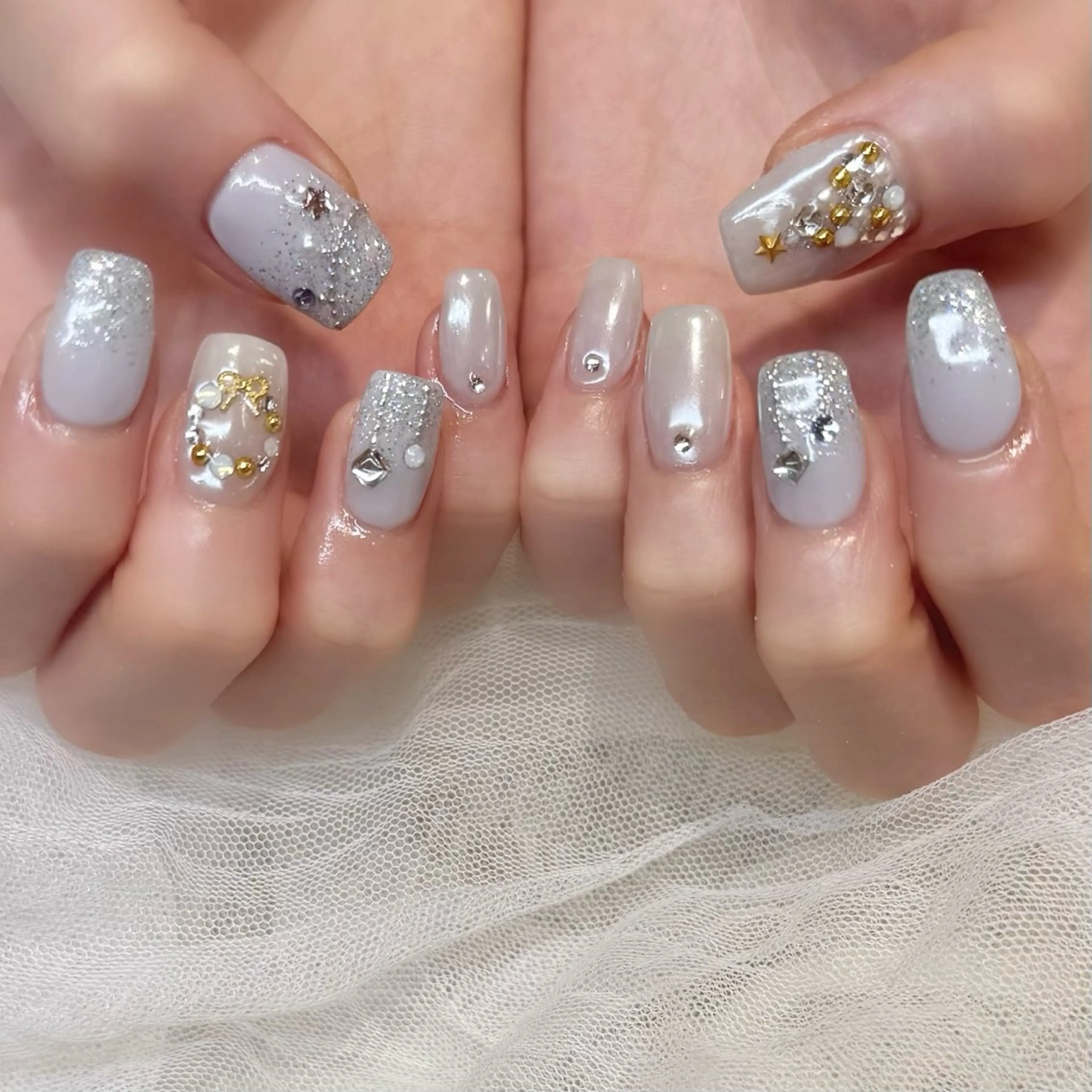 ネイル ストーンネイル ハンドネイル 新井 ひなののネイルデザイン