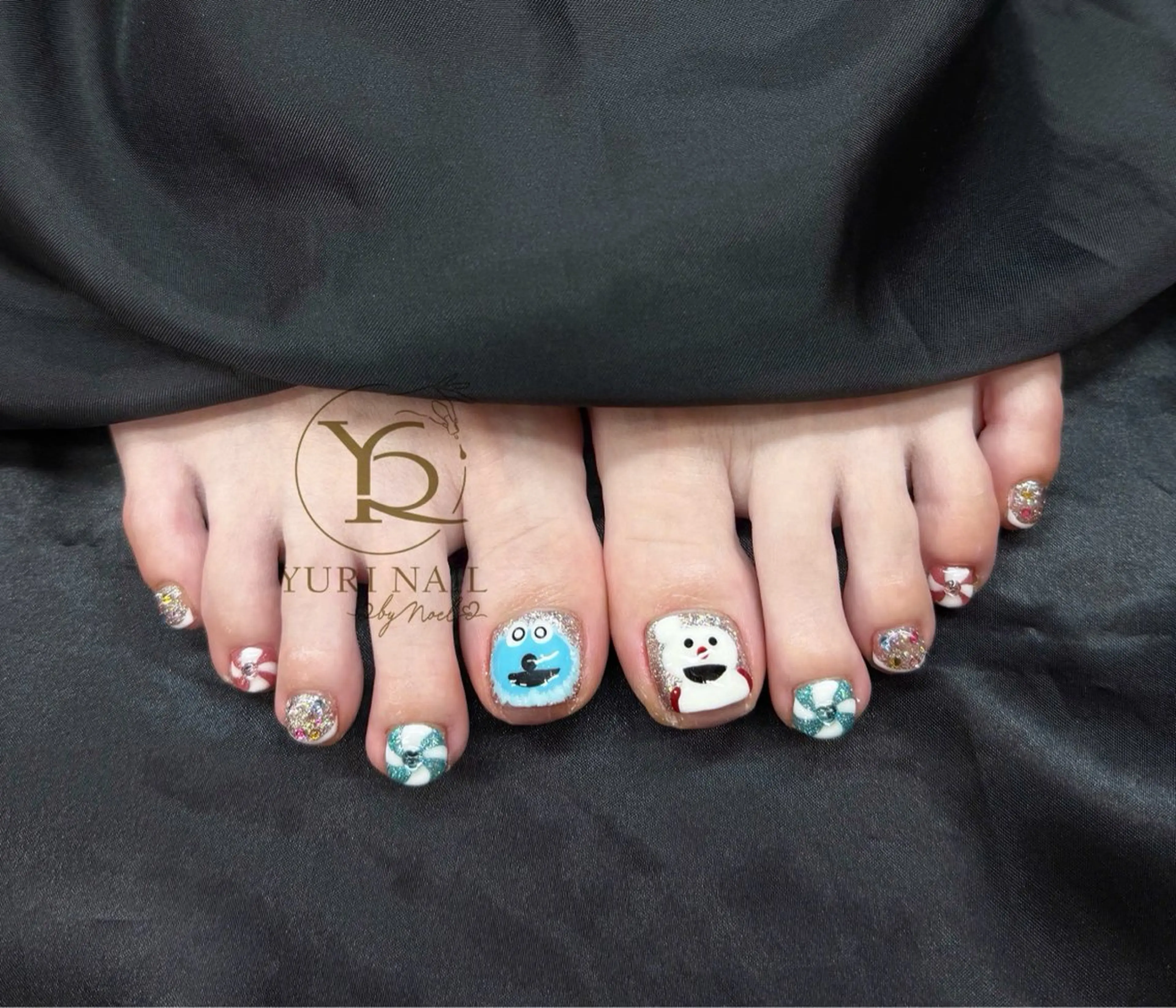 ネイル チークネイル フットネイル フレンチネイル グラデーション キラキラネイル フットネイル ハンドケア YURI Nail Funabashiのネイルデザイン