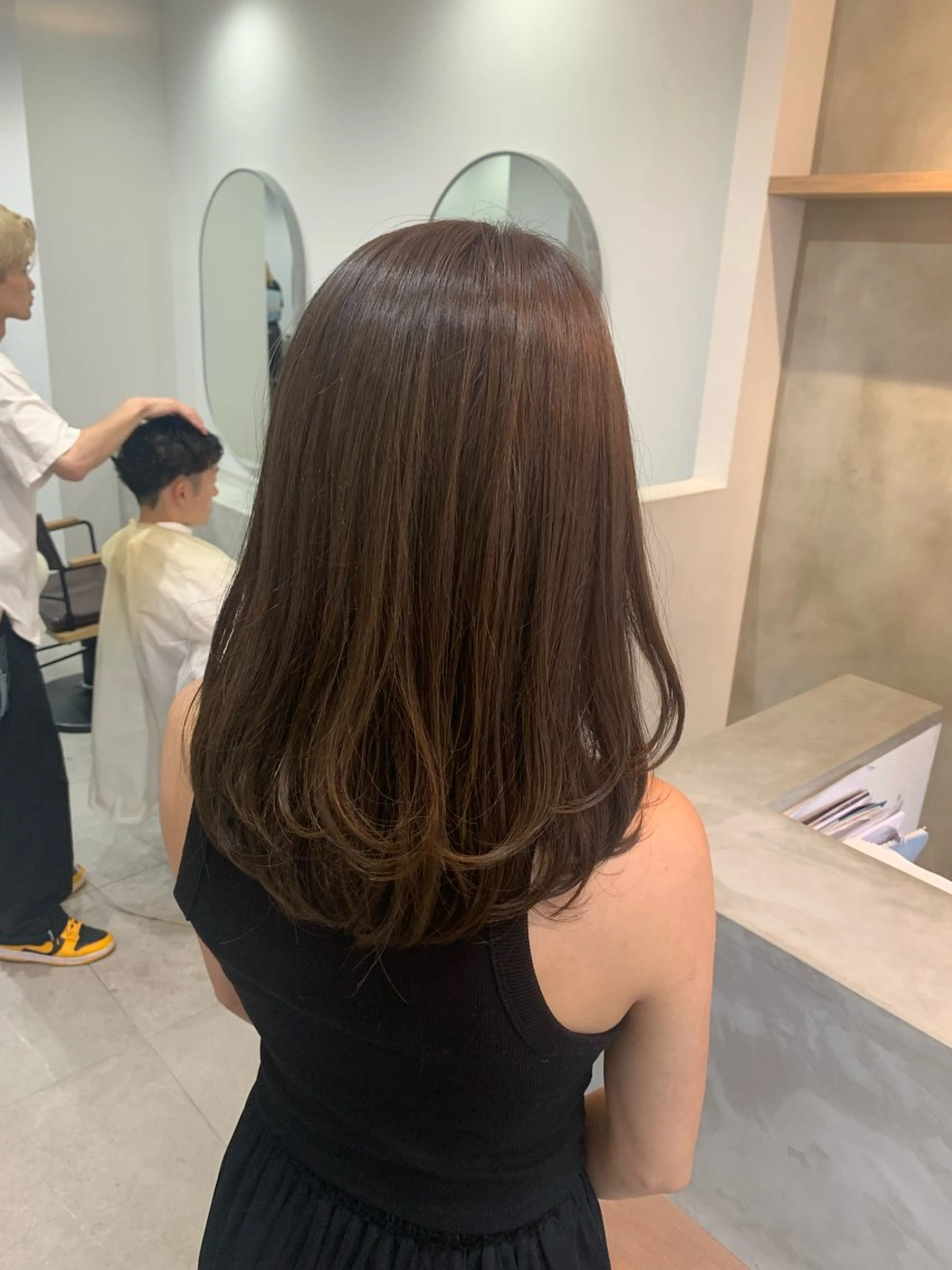 セミロング カラー ベージュカラー レイヤーカット カット ヘアカラー トリートメント little 小濱彰太のヘアスタイル