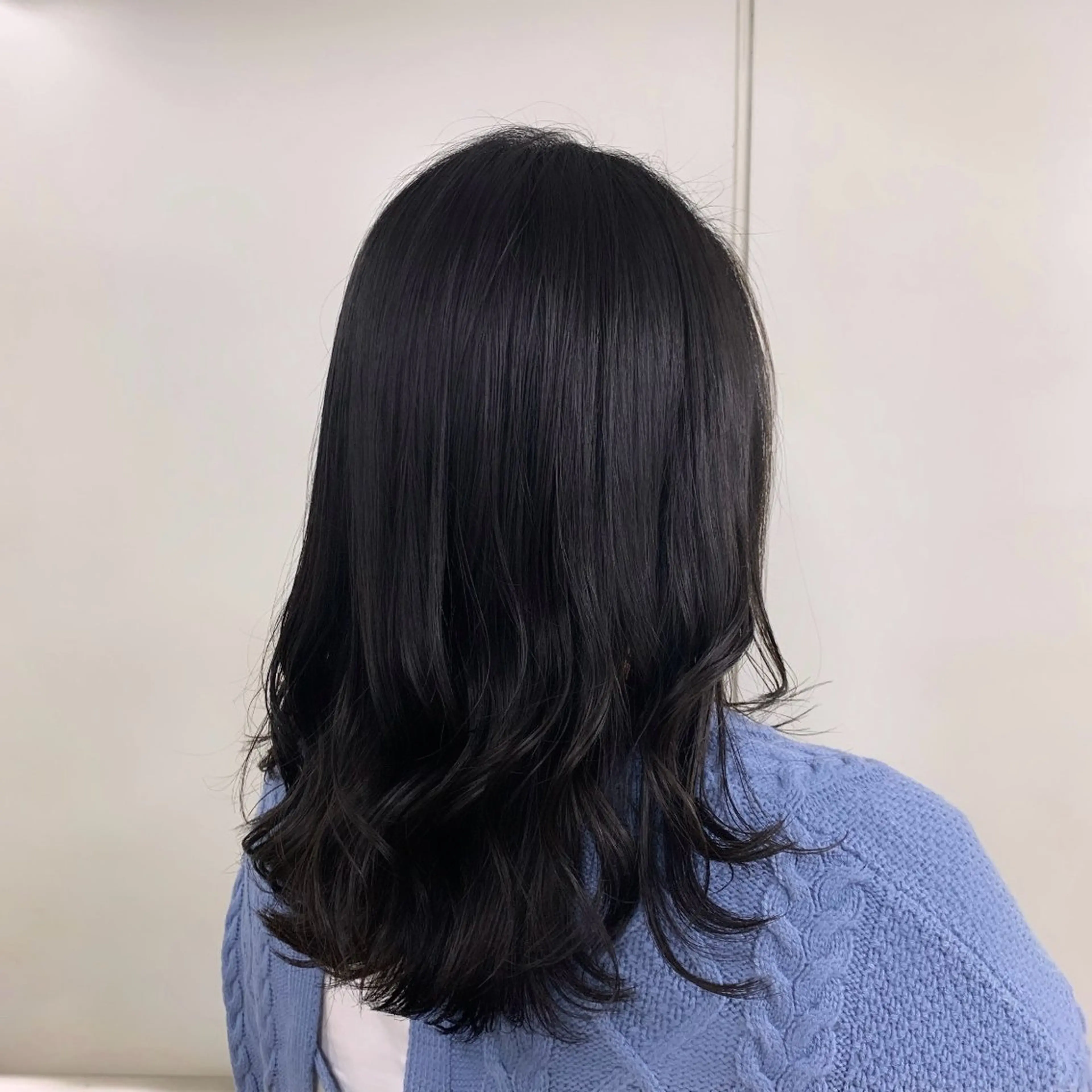 セミロング カラー 黒髪 ブルーカラー ブルーブラック 似合わせカット得意 💛RENA💛のヘアスタイル