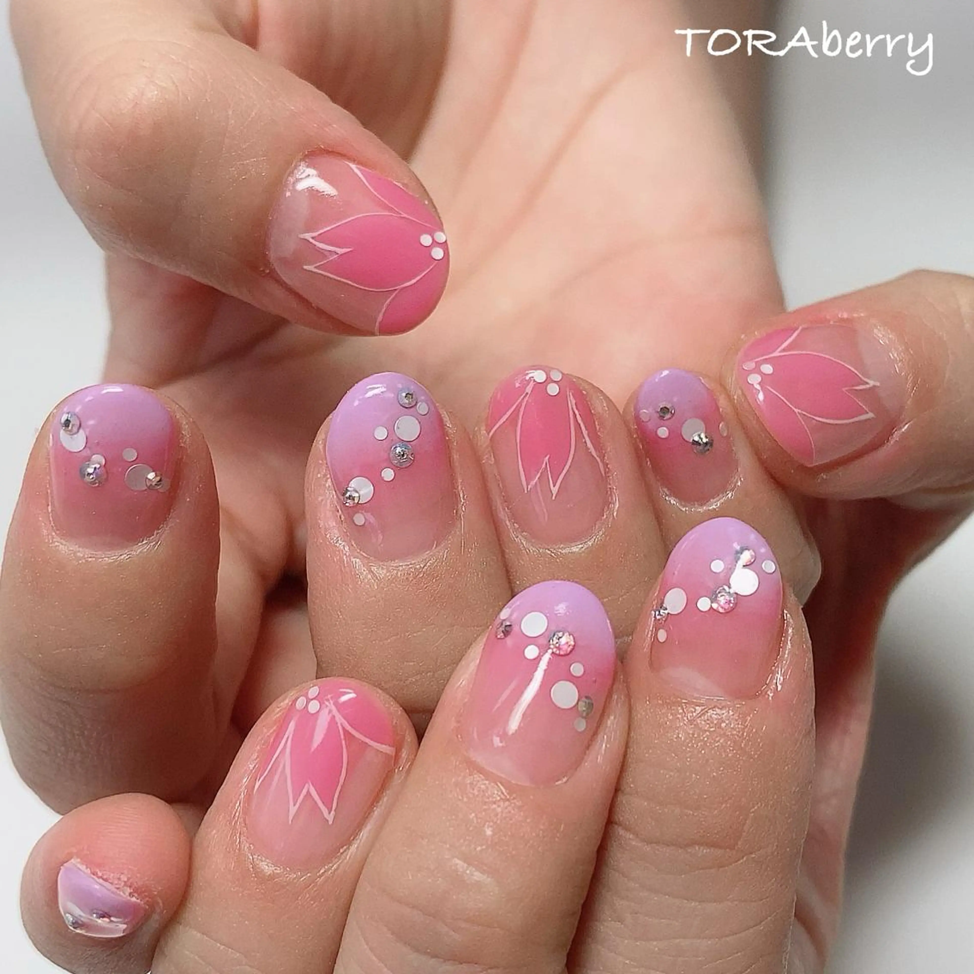 ネイル 桜ネイル フレンチネイル ハンドネイル ネイリスト なつみのネイルデザイン