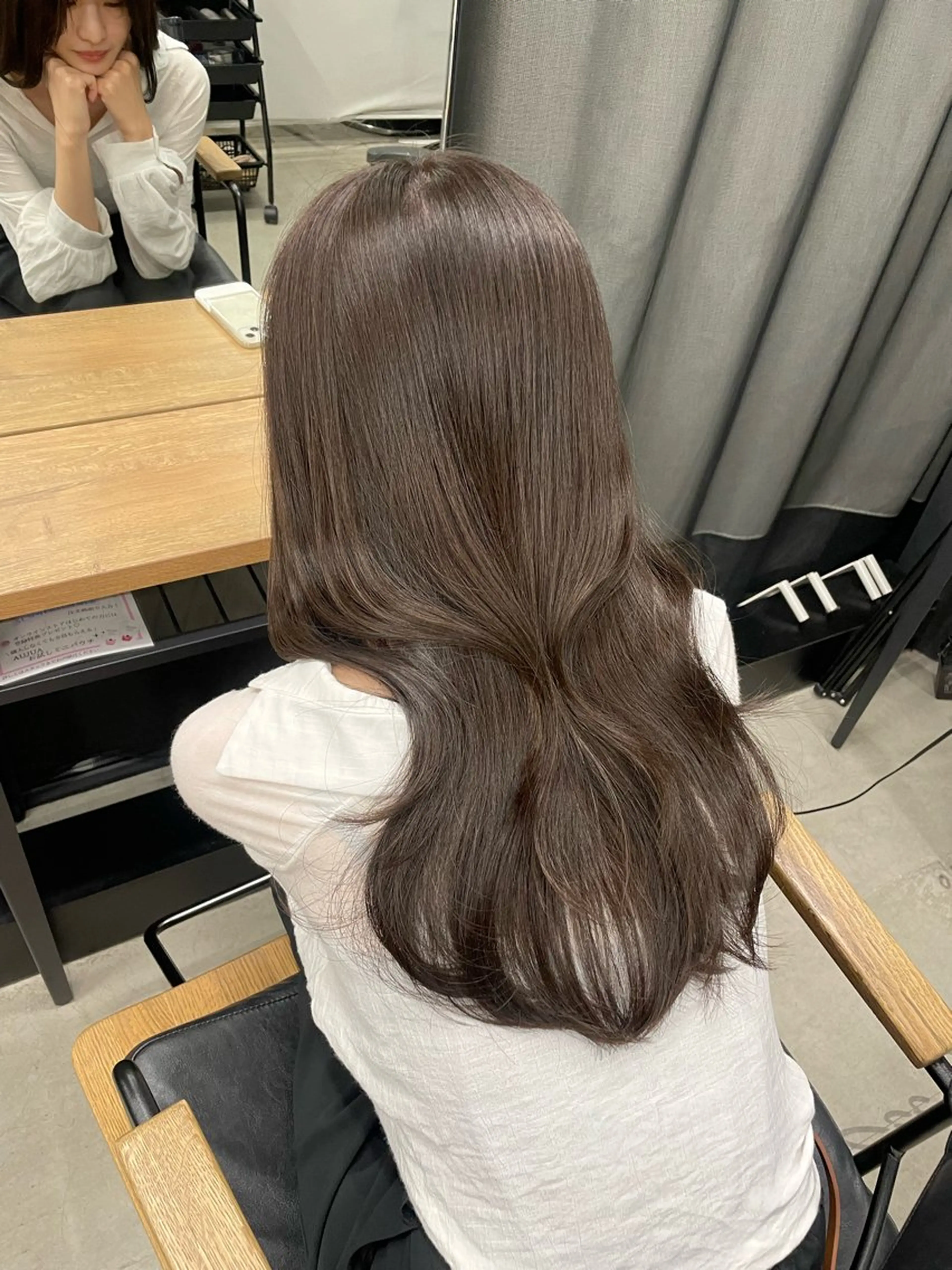 ロング 伊藤 莉奈　韓国ヘアのヘアスタイル
