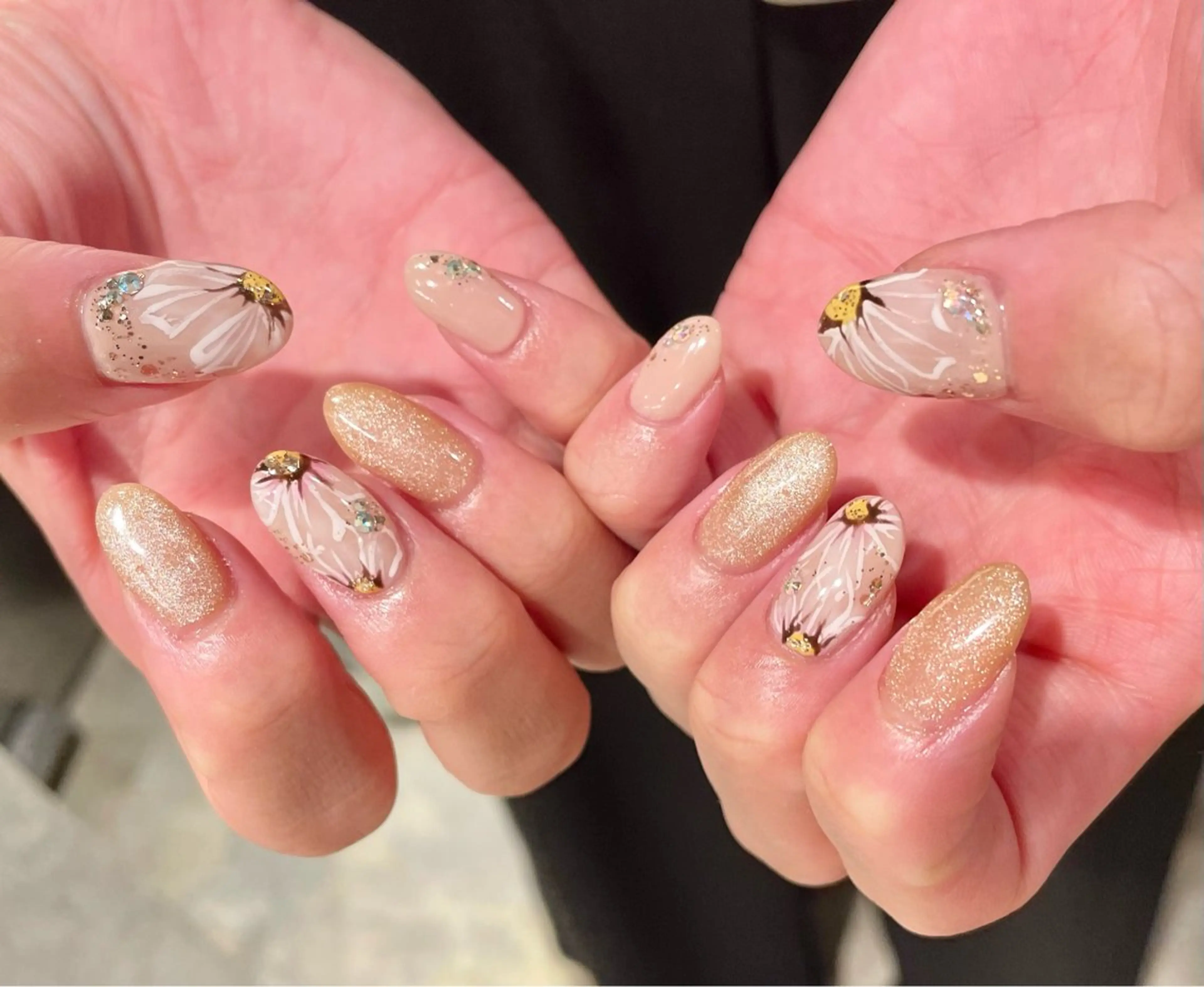 ネイル biene 鴨下愛美のネイルデザイン