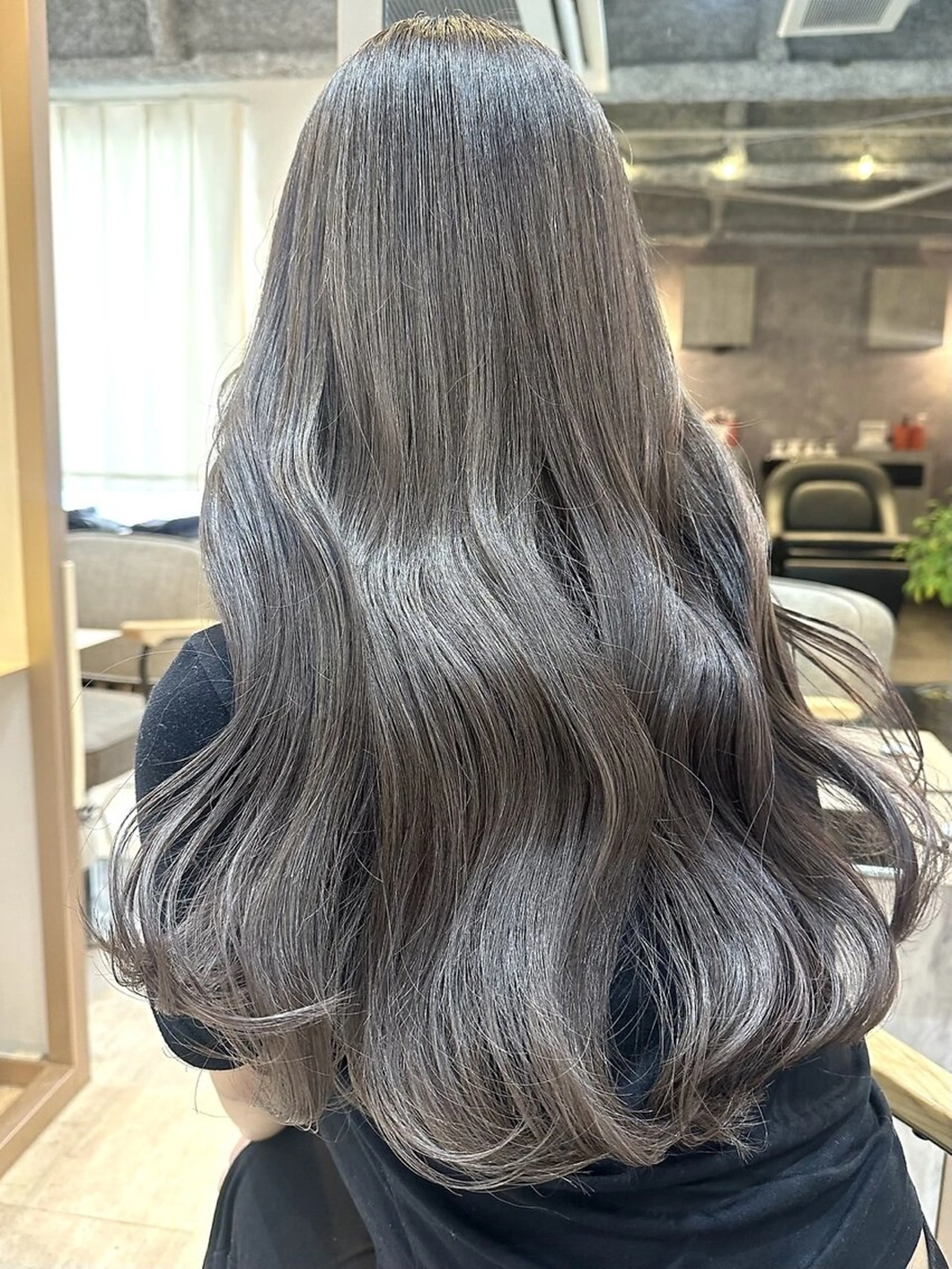 ロング カラー 🩶mana🩶艶髪 /カラーオンカラーのヘアスタイル