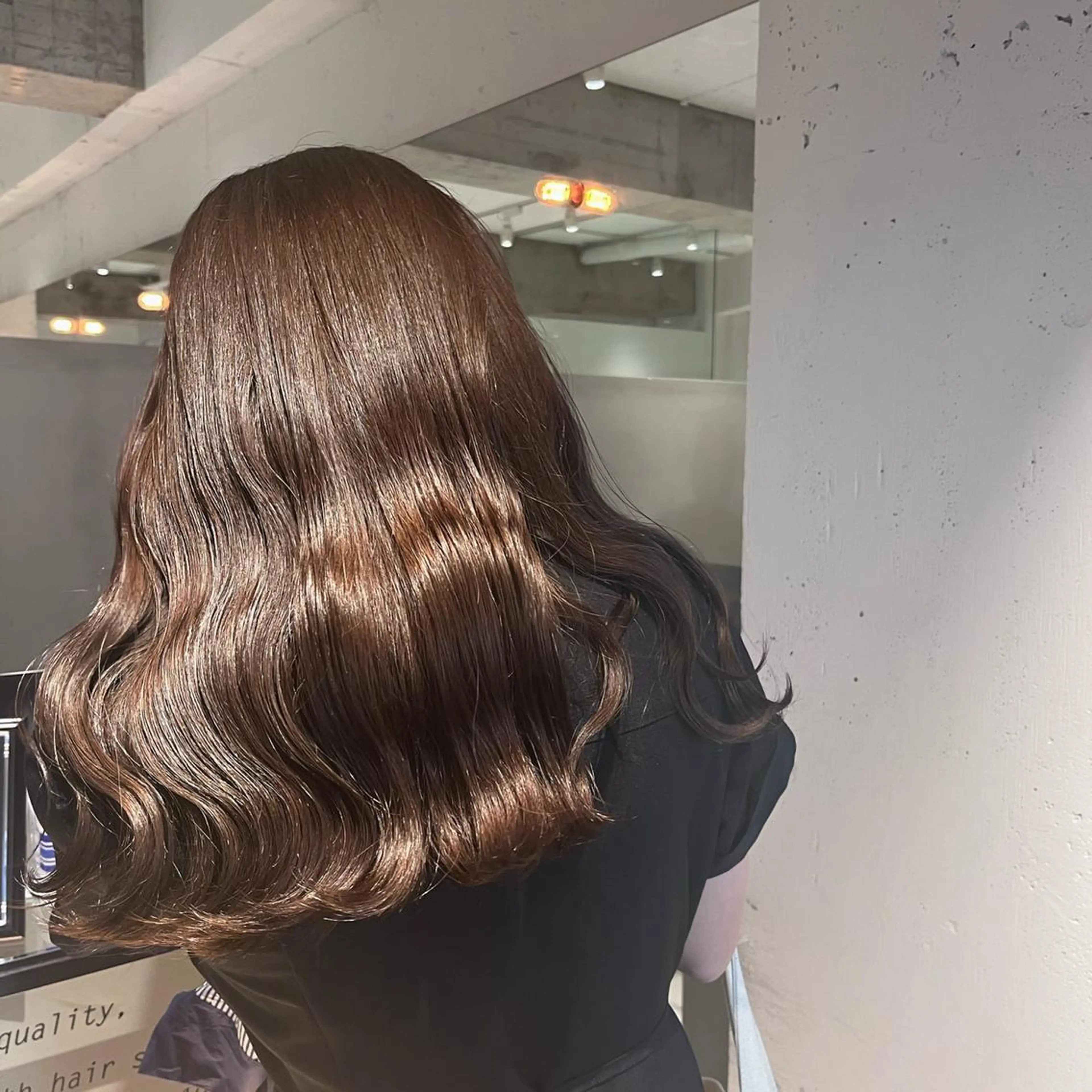 ロング カラー ベージュカラー ブリーチ ブラウンカラー ブラウンベージュ ショコラブラウン ヘアカラー トリートメント ヘッドスパ ヘアセット カジュアルを女っぽく 𝗮𝘆𝗮𝗰𝗼のヘアスタイル