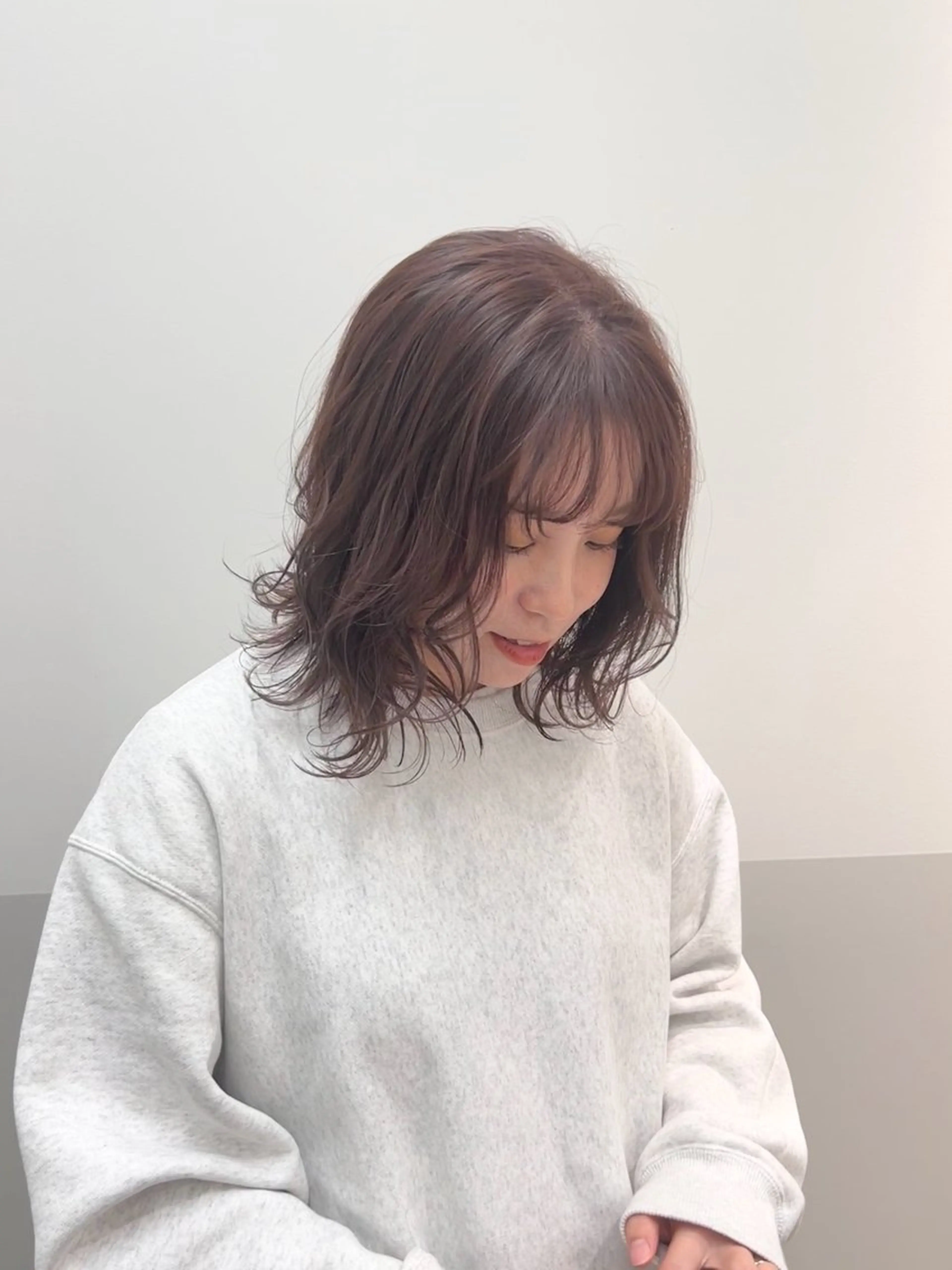 ミディアム ラベンダーベージュ ヘアカラー トリートメント SALOWIN川崎所属・似合わせレイヤー/ 美髪縮毛矯正/ミナエのヘアスタイル