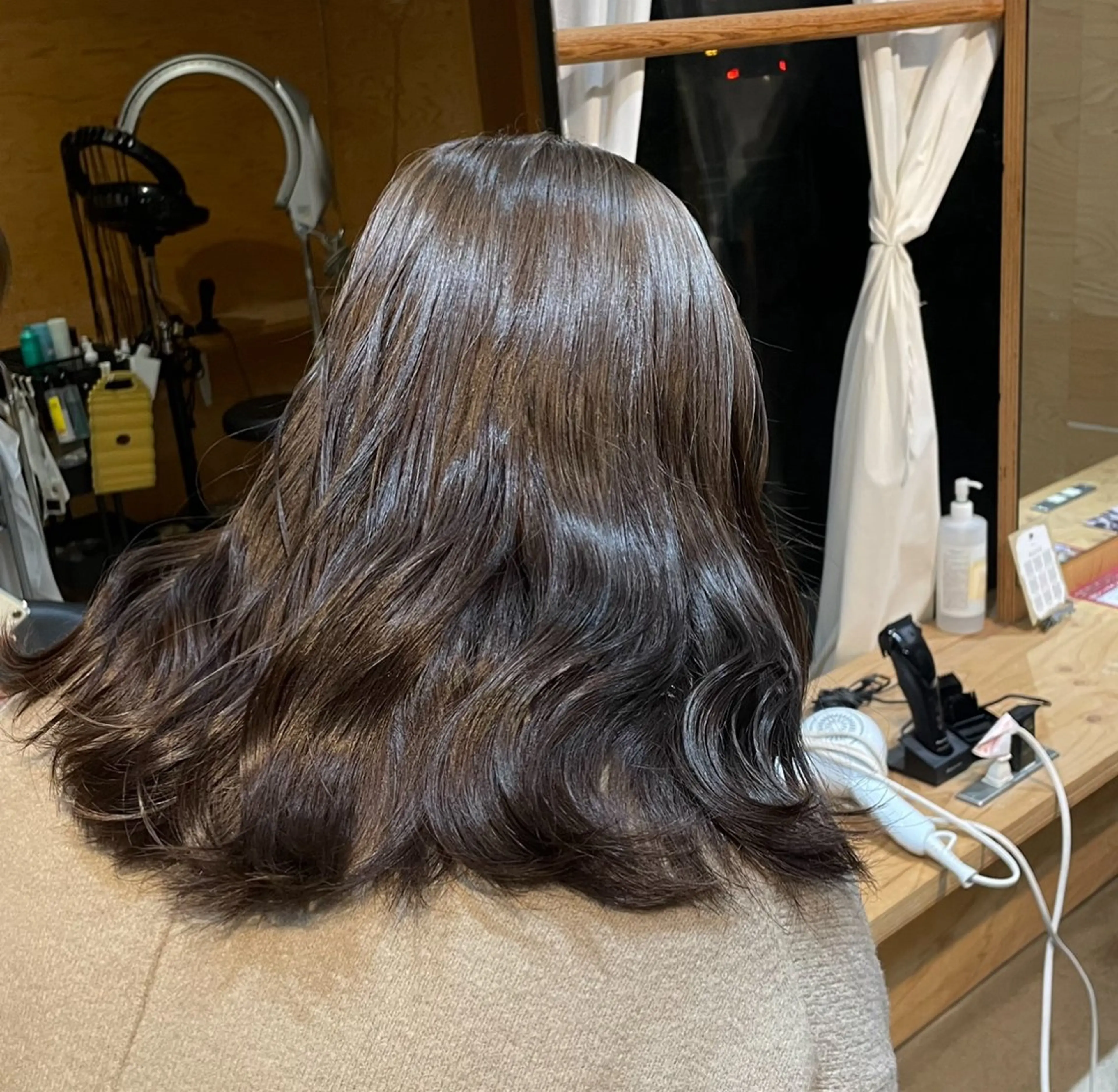 カラー グレージュ オリーブグレージュ オリーブグレー 野村 りおのヘアスタイル
