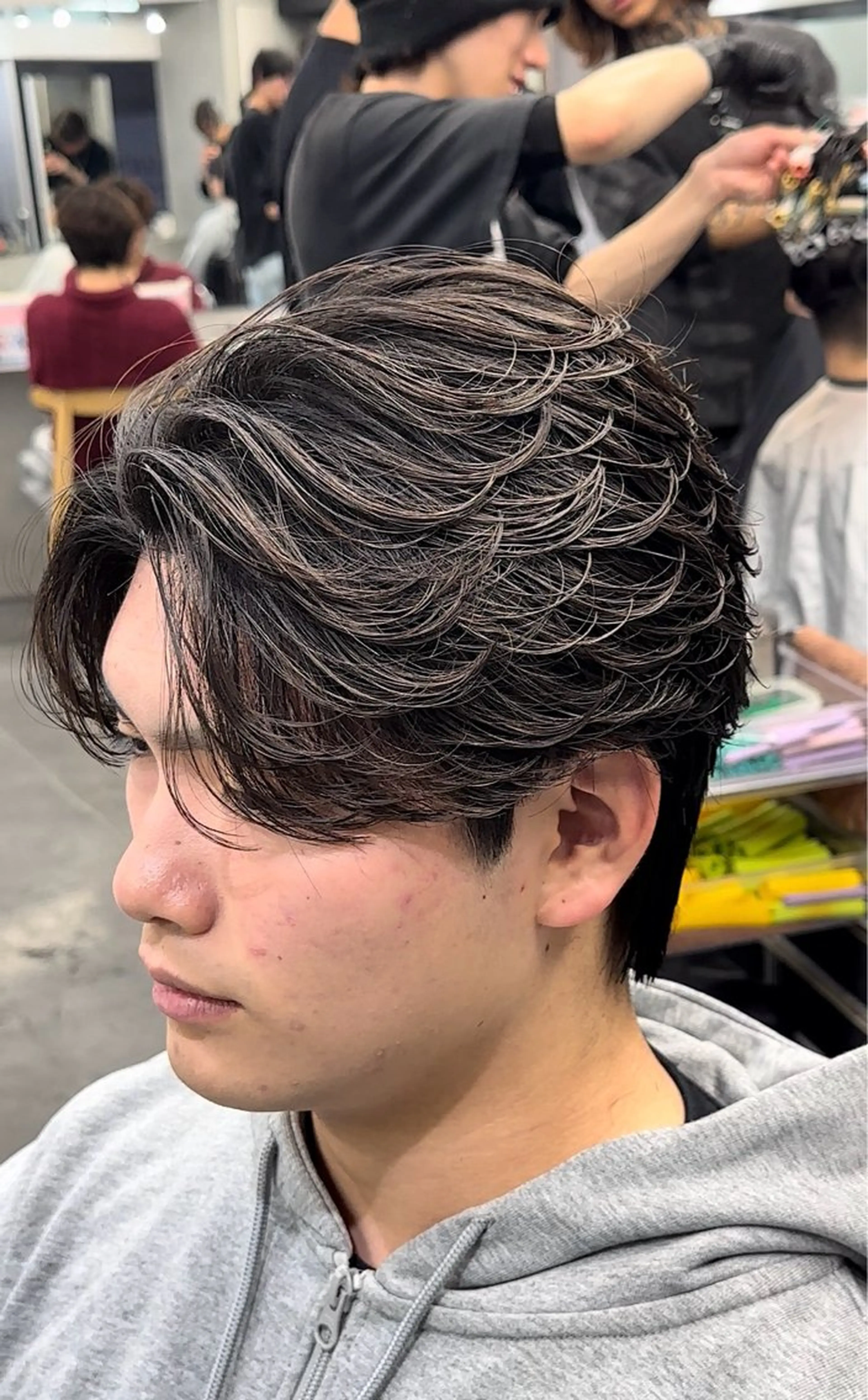 パーマ メンズ フェザーパーマ メンズパーマ カット パーマ 松田 優斗のヘアスタイル