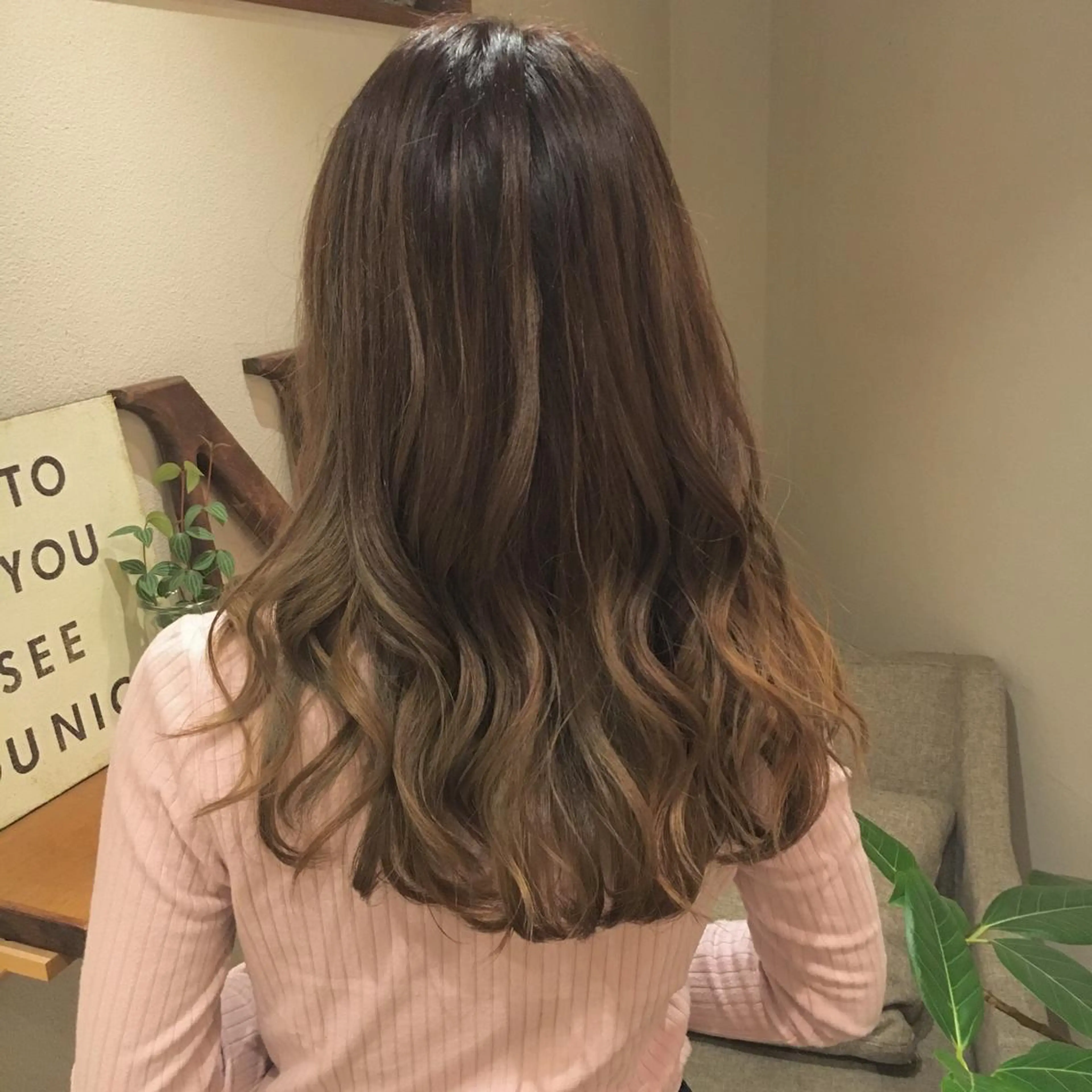 ロング カラー グラデーションカラー 🪞顔周りカット🪞 北里朋子のヘアスタイル