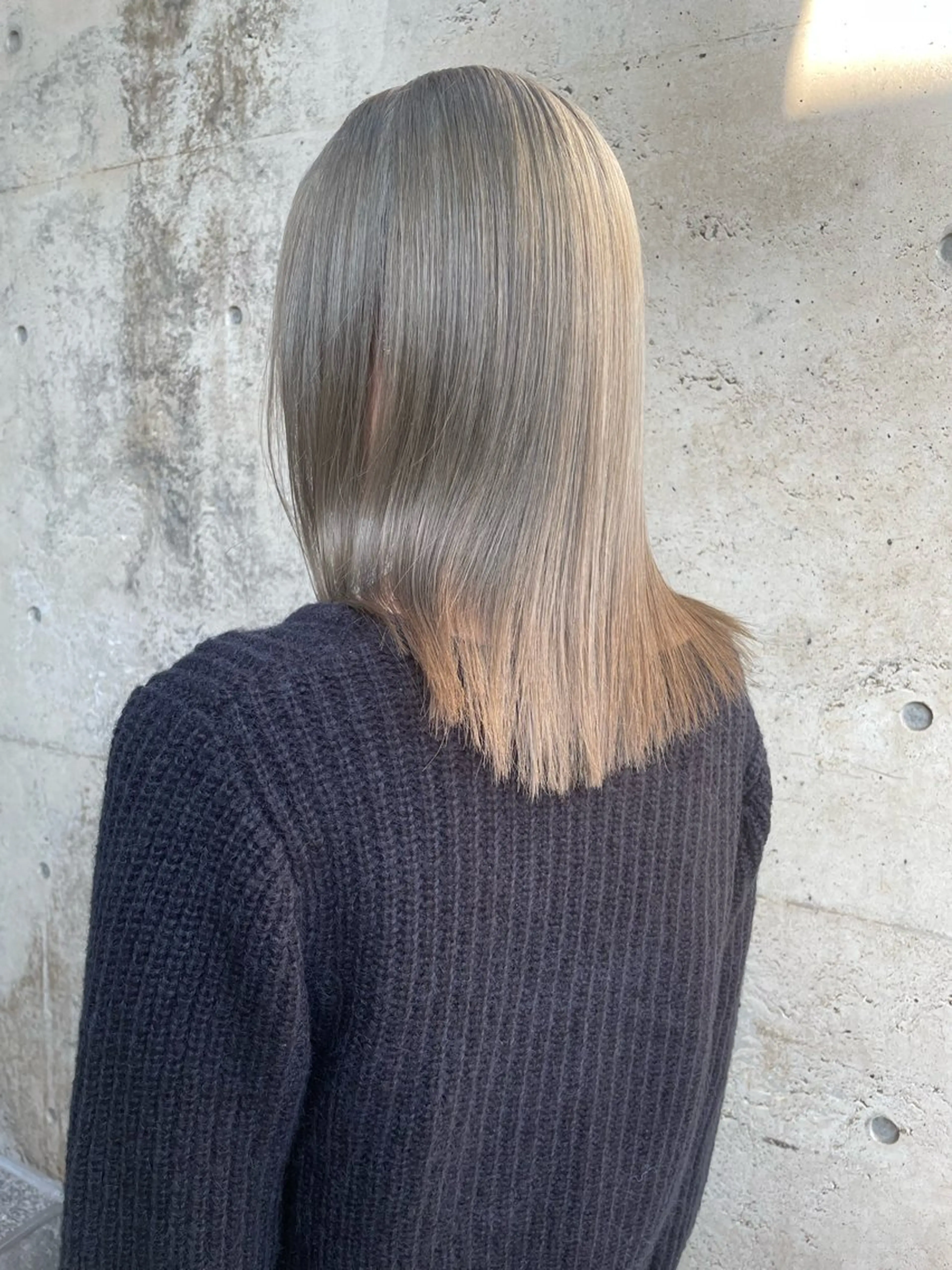 セミロング カラー 日高 香織のヘアスタイル