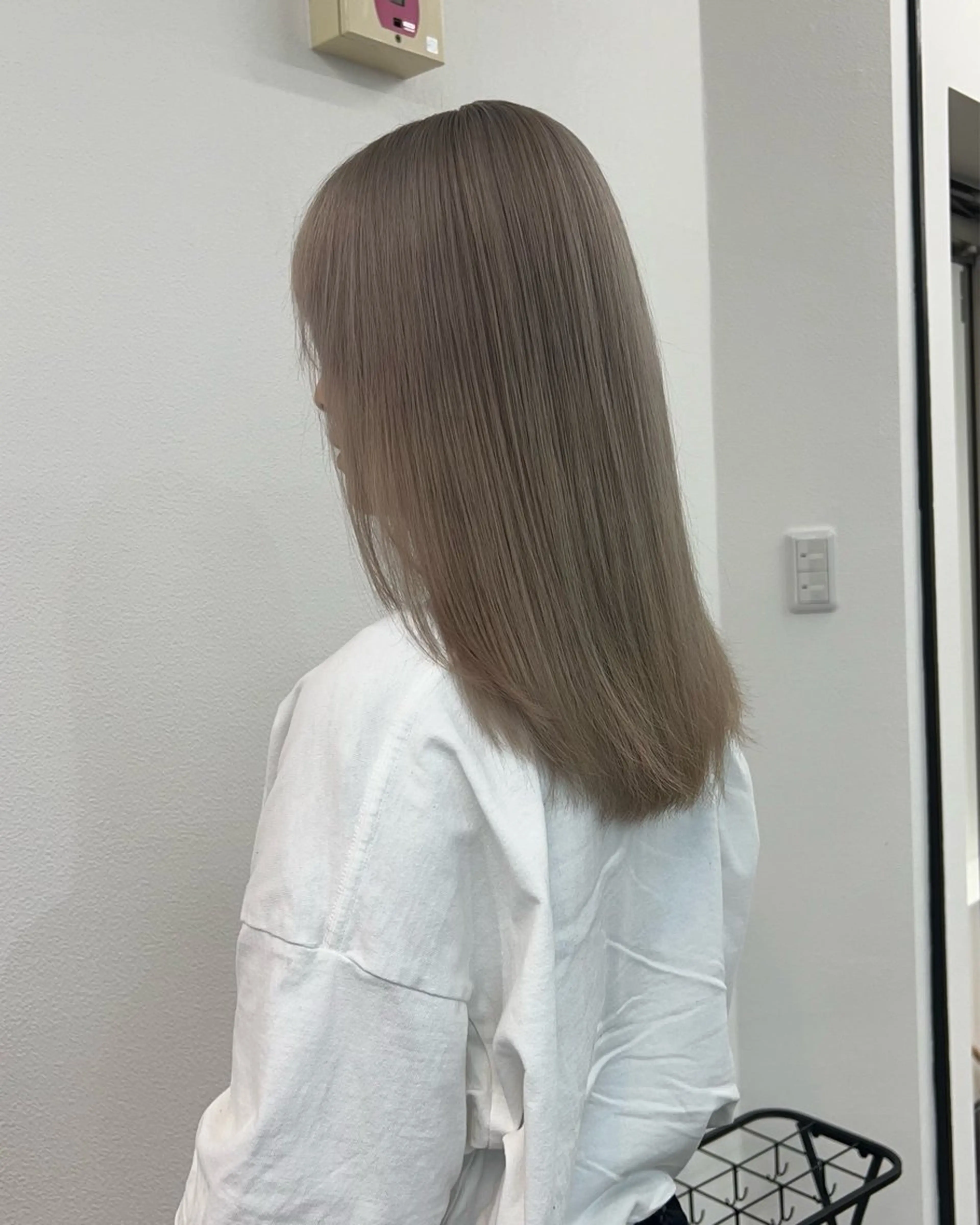 セミロング ヘアカラー トリートメント 藤本 翔己のヘアスタイル