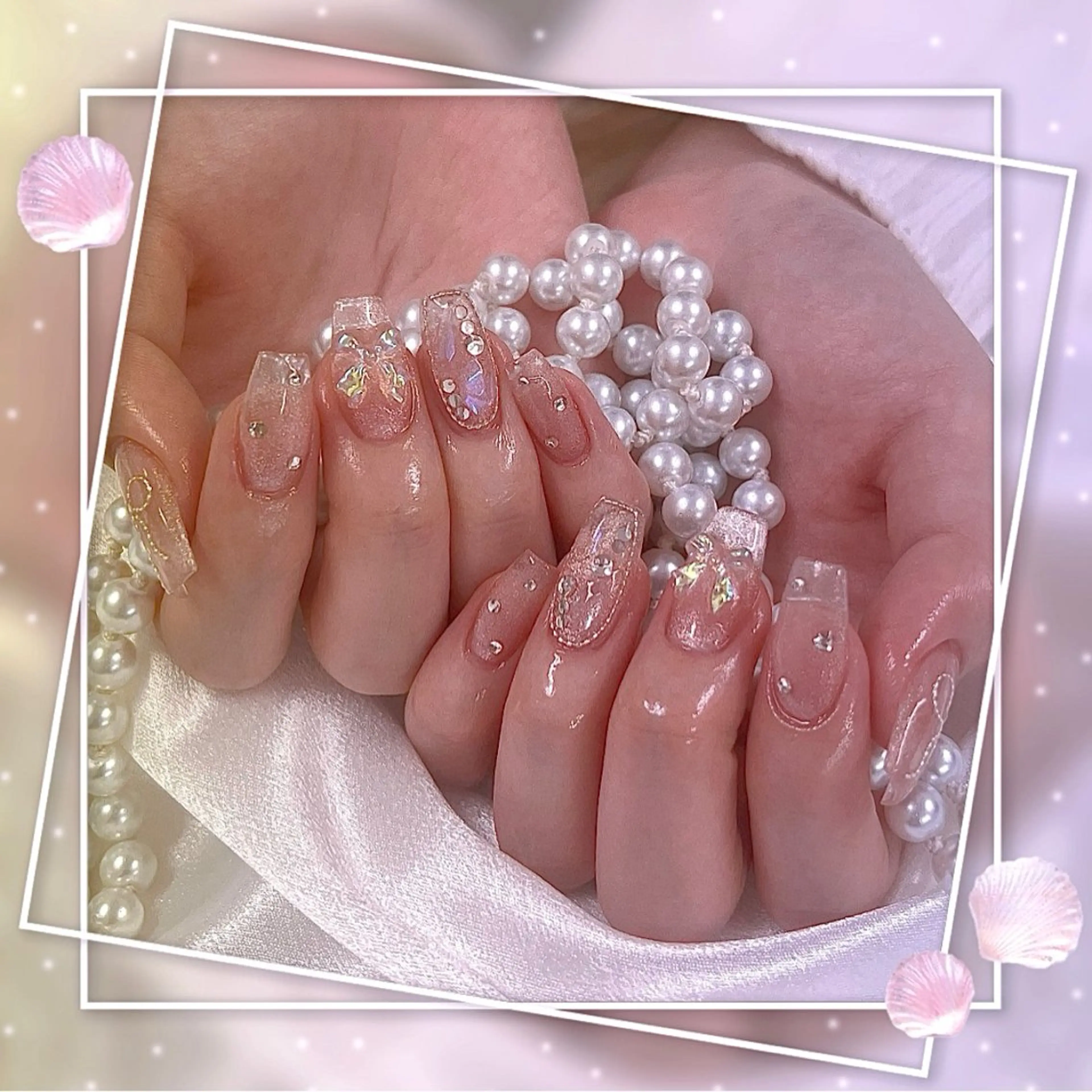 ネイル フレンチネイル グラデーション キラキラネイル 韓国ネイル マグネットネイル Chill Nailsalonのネイルデザイン