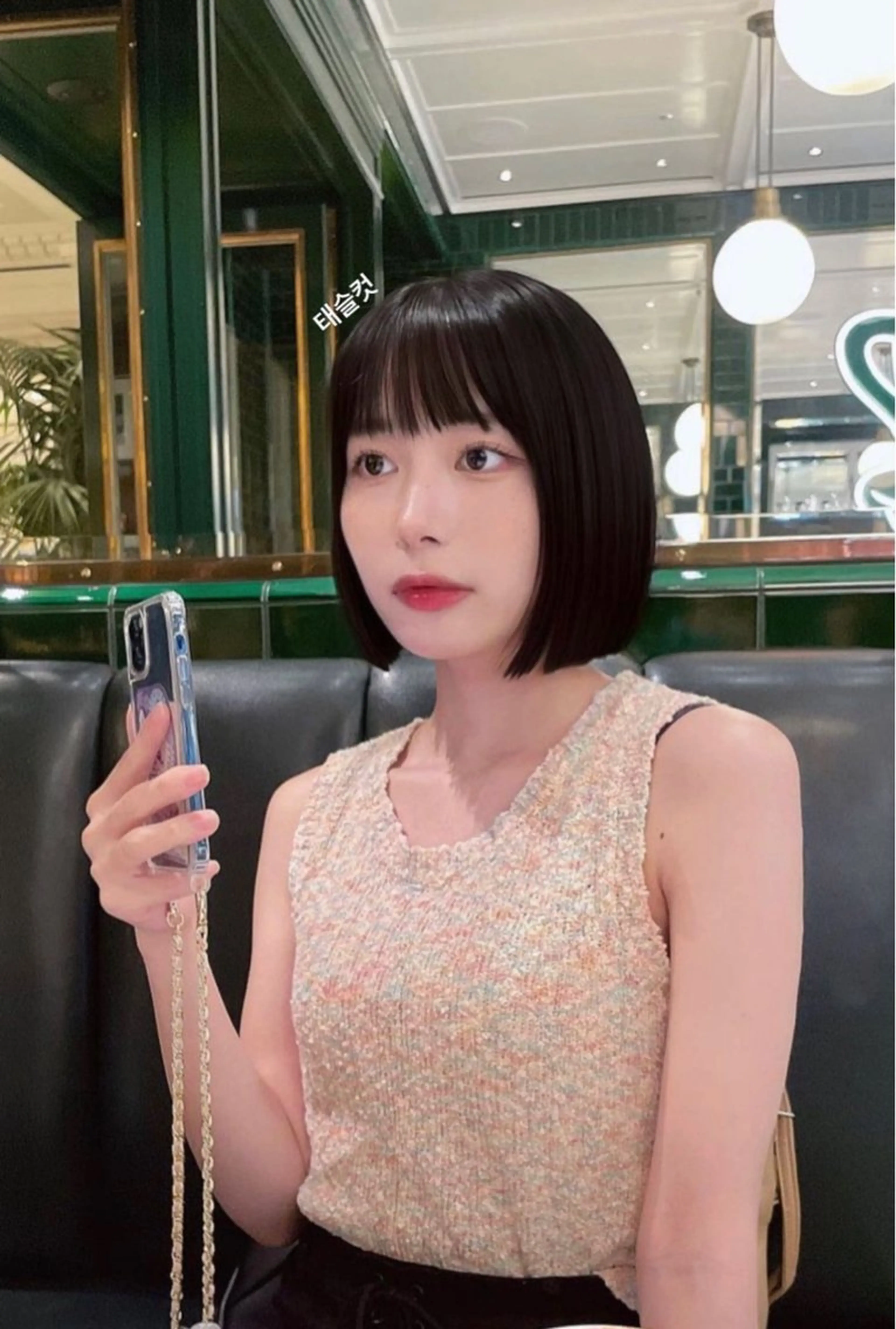 ショート カラー ブリーチ インナーカラー ボブ タンバルモリ 韓国風ヘア 韓国ボブ/ハッシュ カットKIRAのヘアスタイル