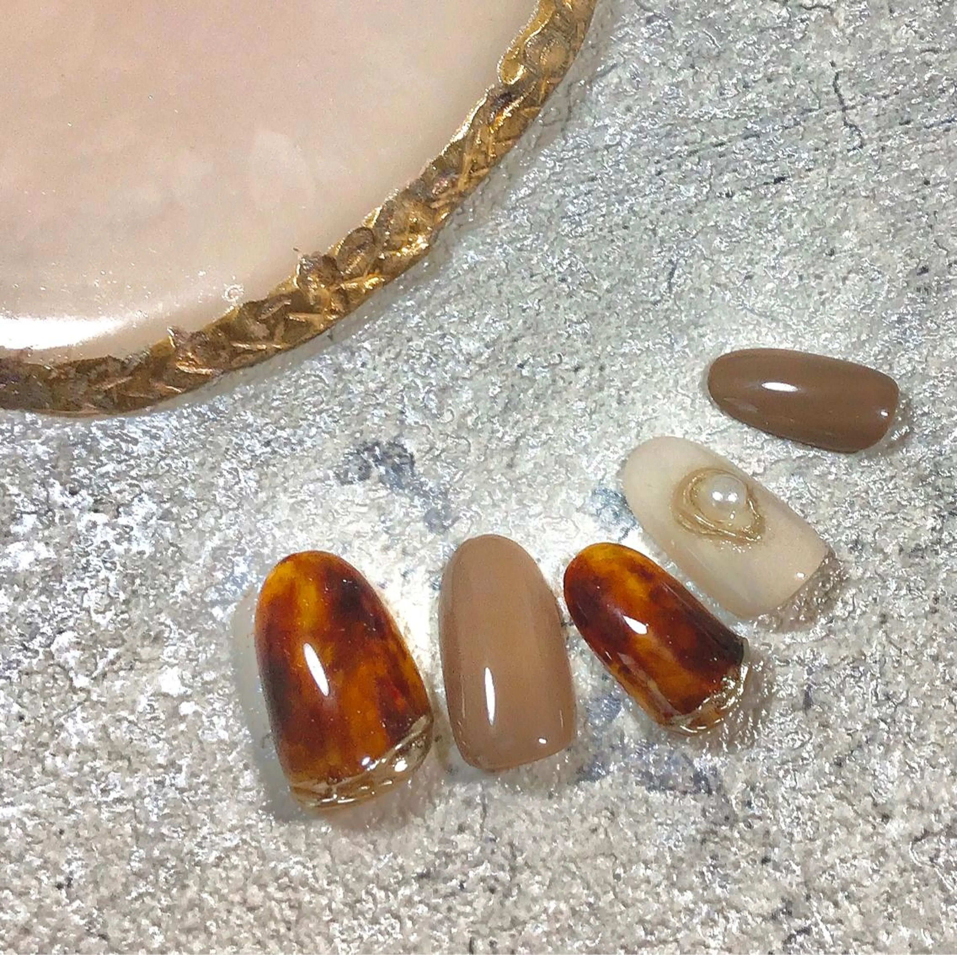 ミディアム BINERVA nail salonのネイルデザイン