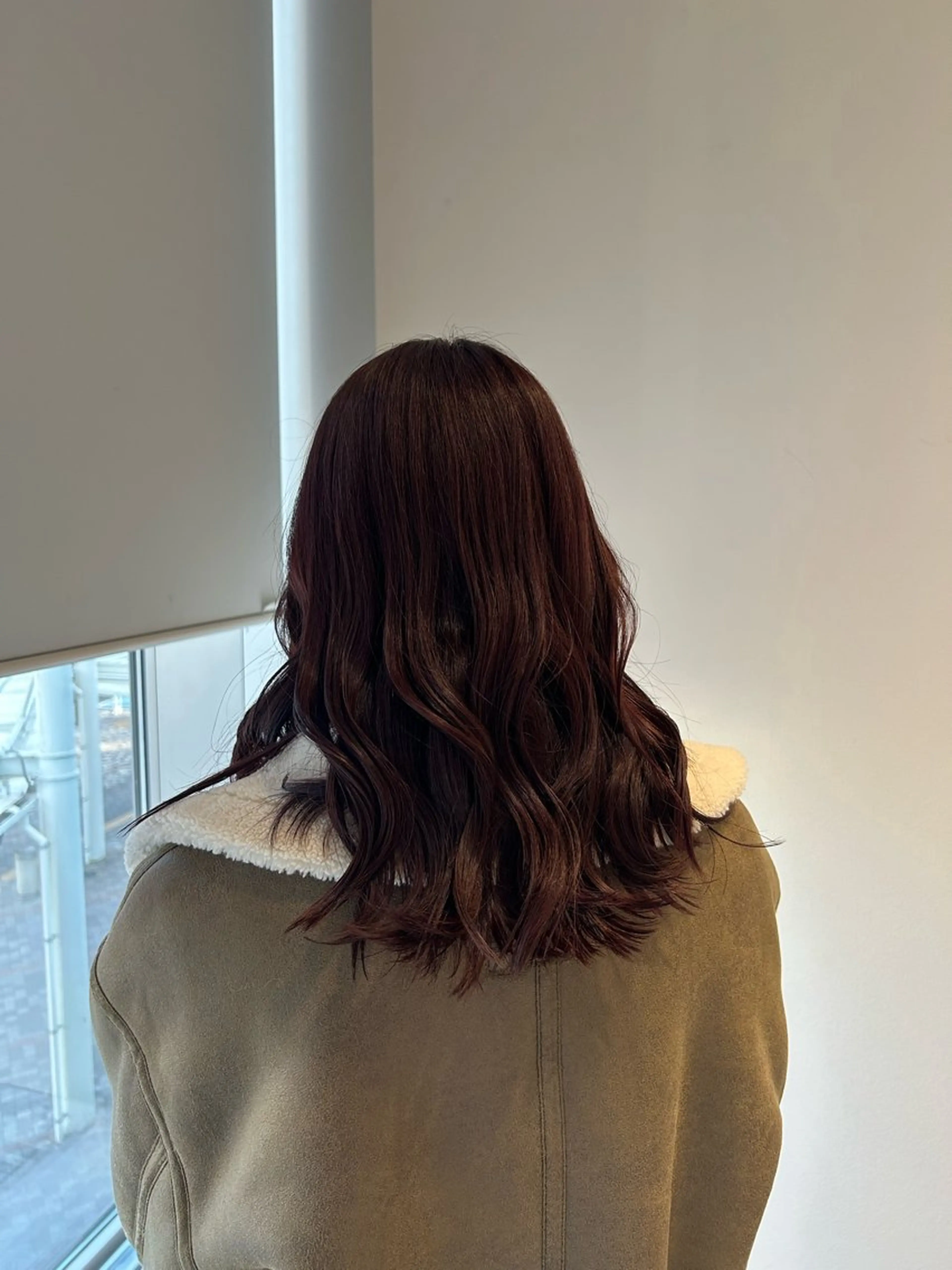 ミディアム ヘアカラー 小谷 歩花のヘアスタイル