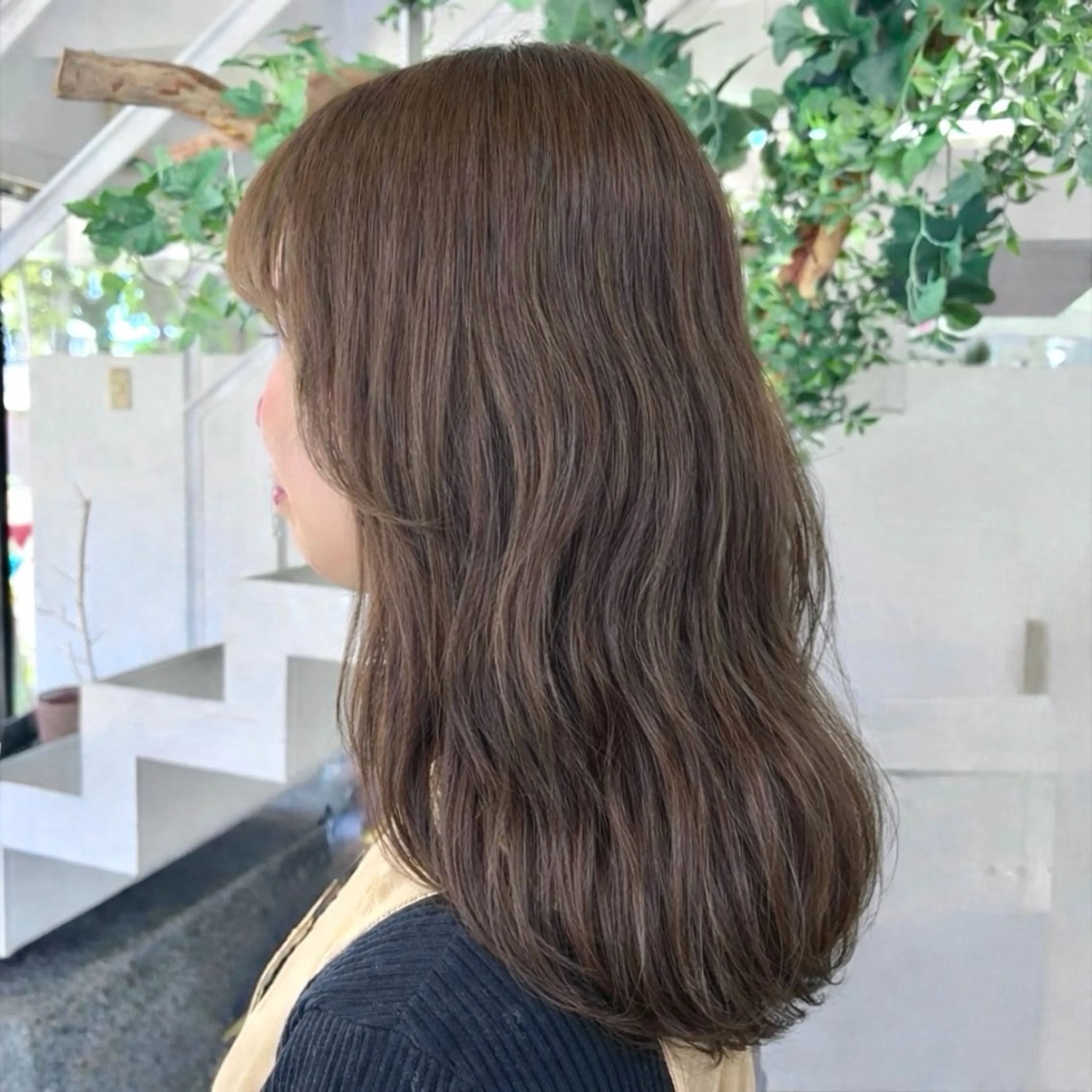 セミロング カラー ブラウンカラー オリーブブラウン 山田 里美のヘアスタイル