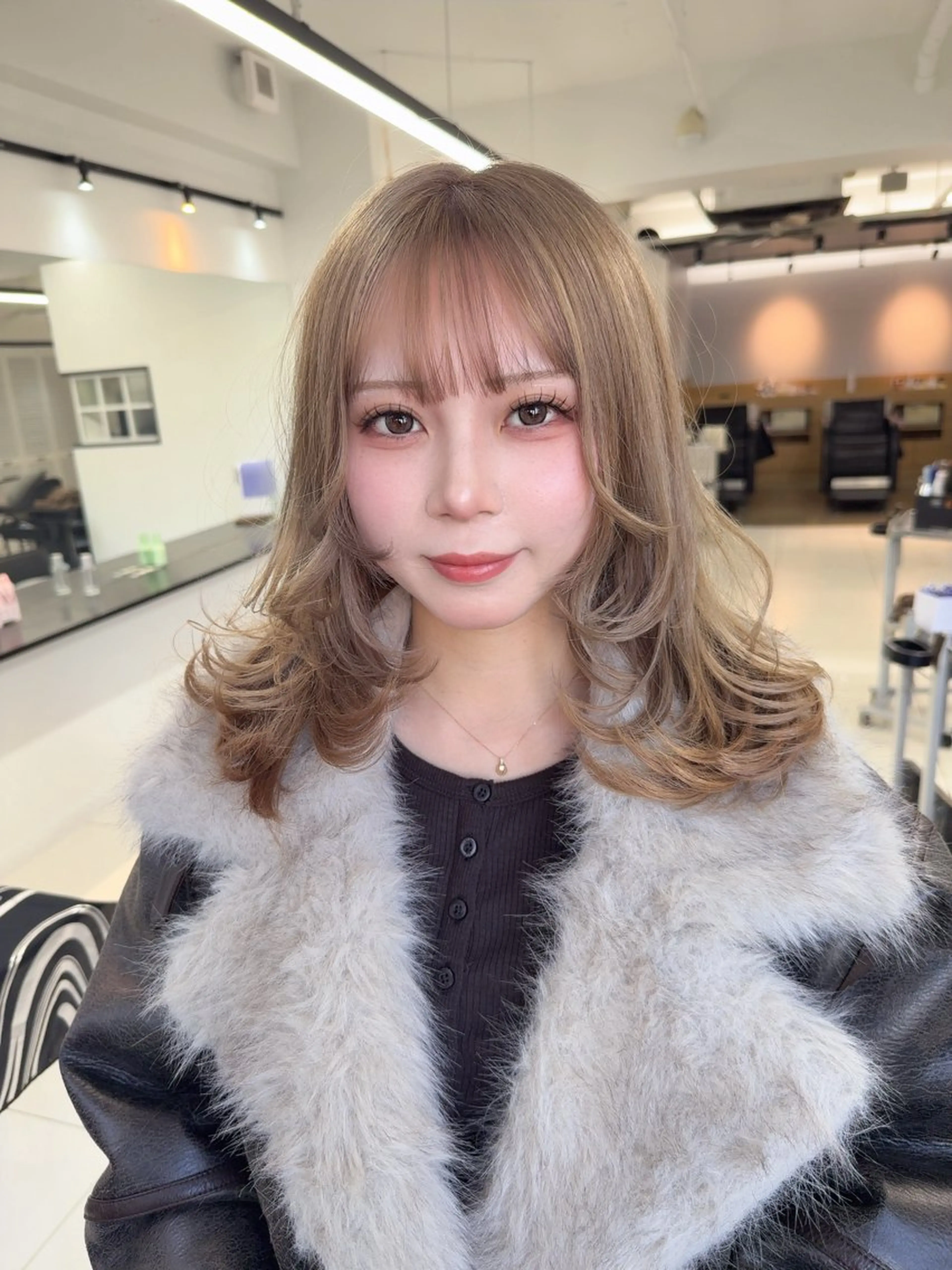 セミロング カラー カット ヘアカラー トリートメント 🍀お悩み改善憧れの 美髪　小林風雅のヘアスタイル