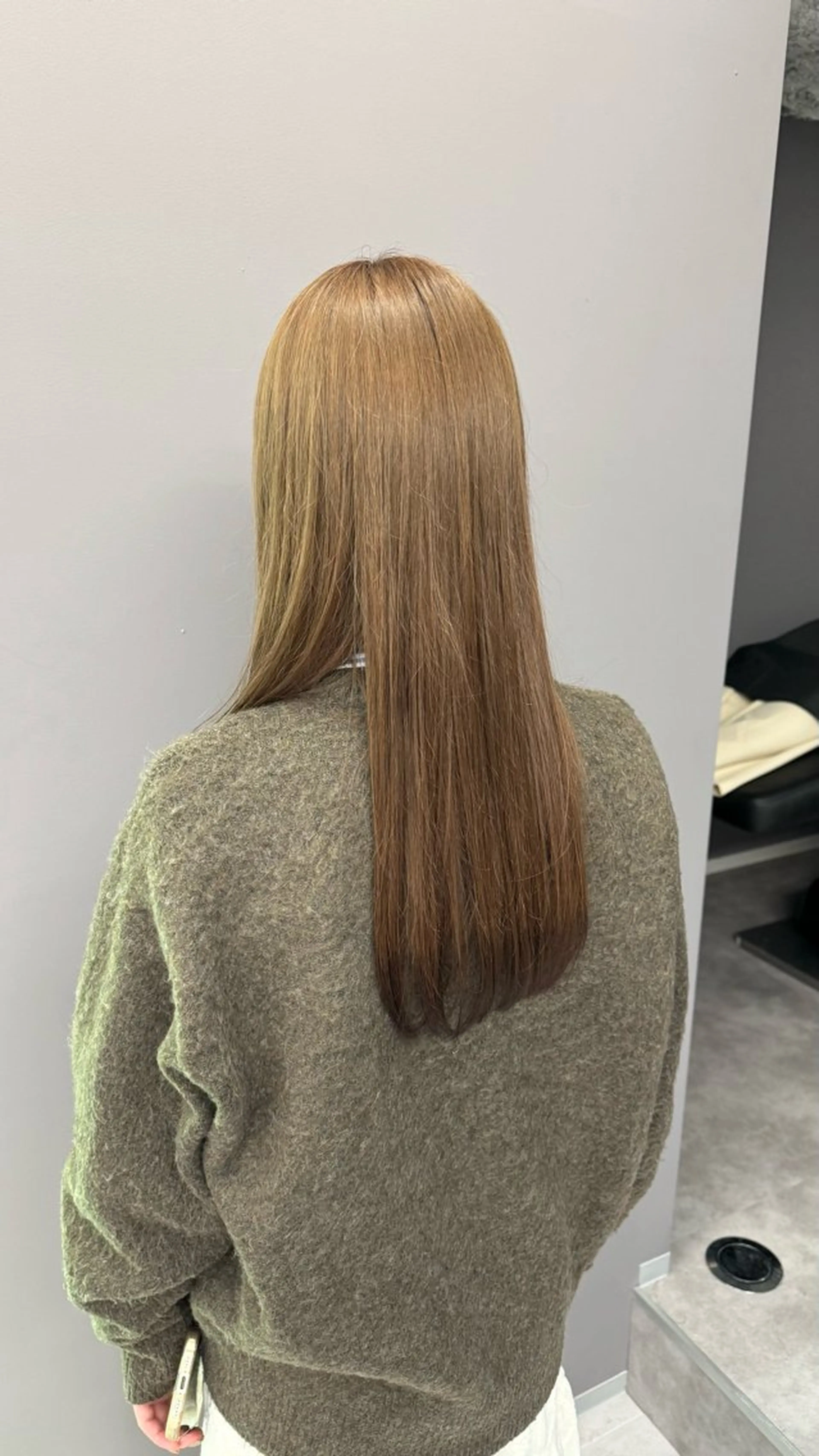 ロング カラー バレイヤージュ ベージュカラー ブリーチ ブロンド ケアブリーチ ほの カラー特化/ ブリーチ/ボブのヘアスタイル