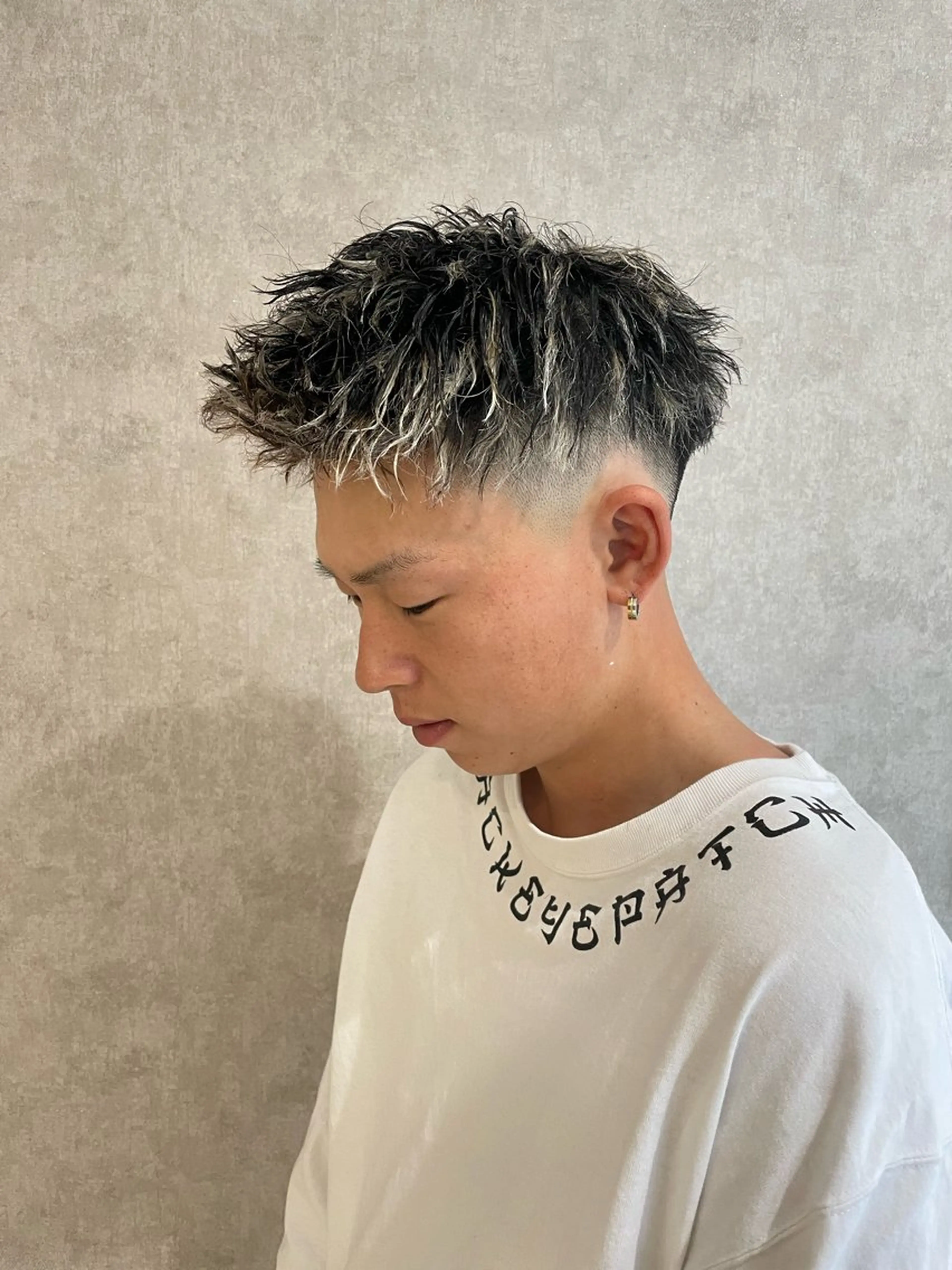 カラー メンズ メンズバレイヤージュ メンズブリーチ メンズハイライト メンズハイトーン メンズパーマ ヘアカラー バレイヤージュ特化｜ Takuのヘアスタイル