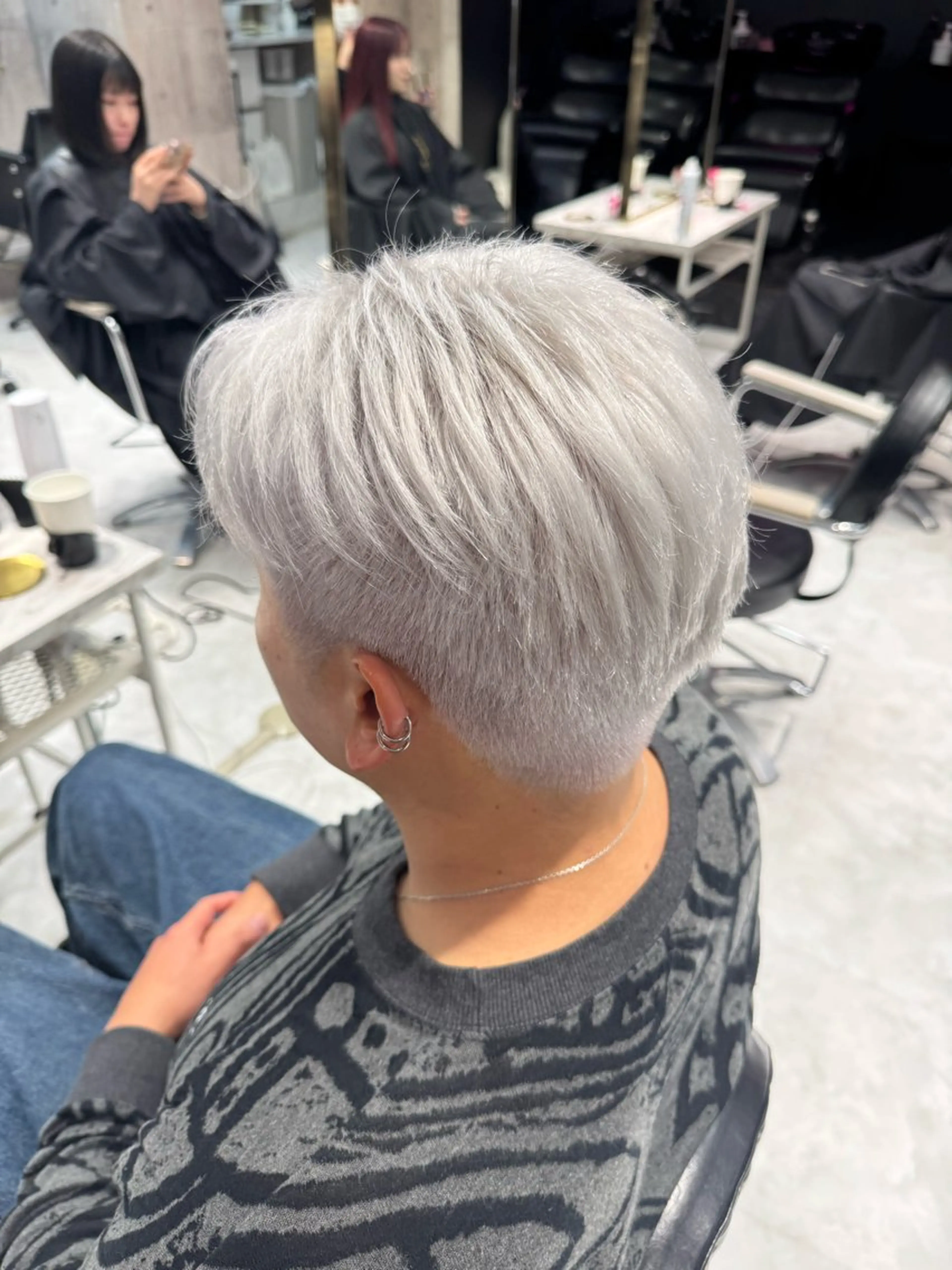 カラー メンズ メンズ毛流れパーマ ブリーチSHIONのヘアスタイル