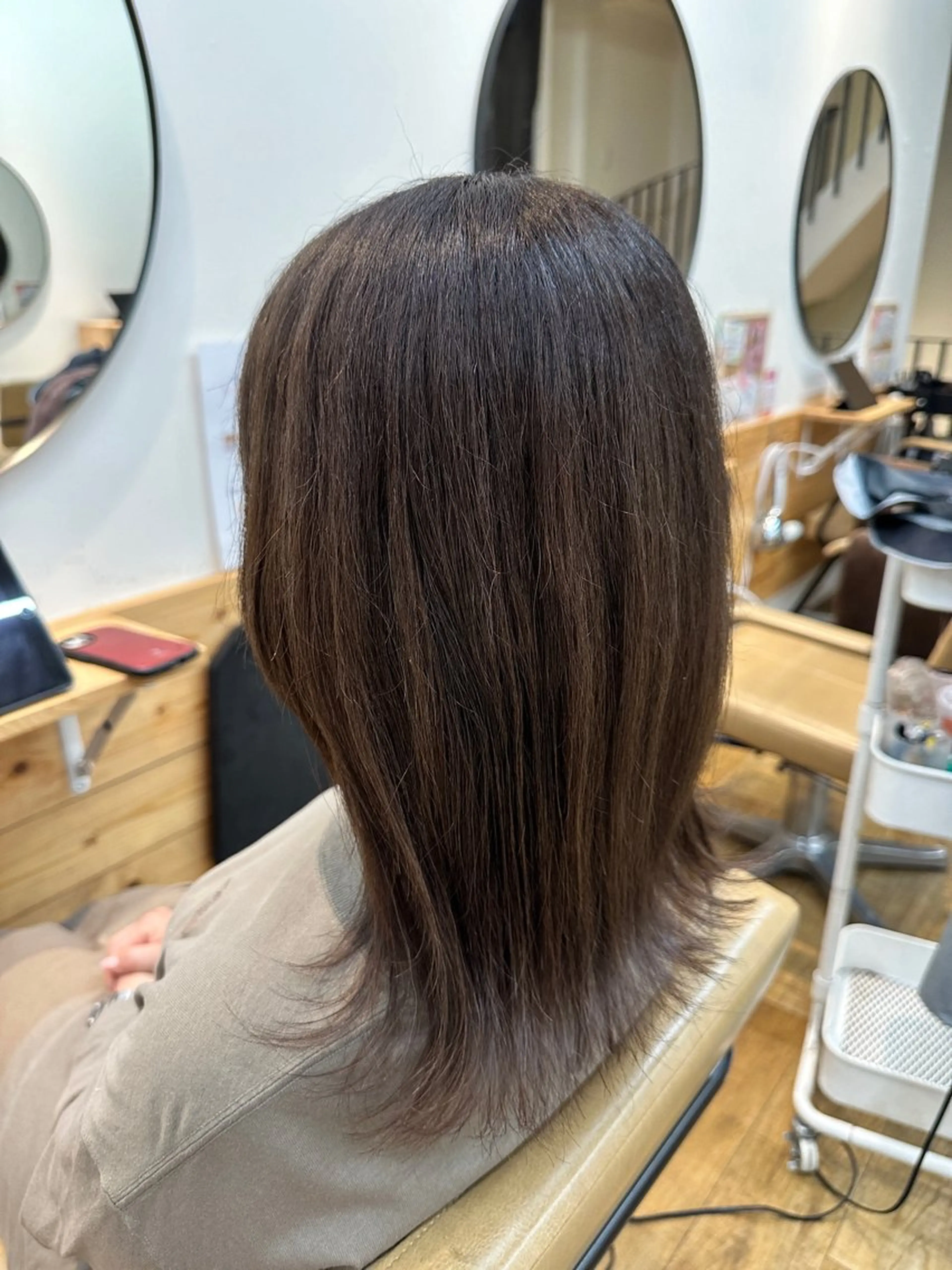 ミディアム レイヤーカット 大阪　美容師 ゆいのヘアスタイル