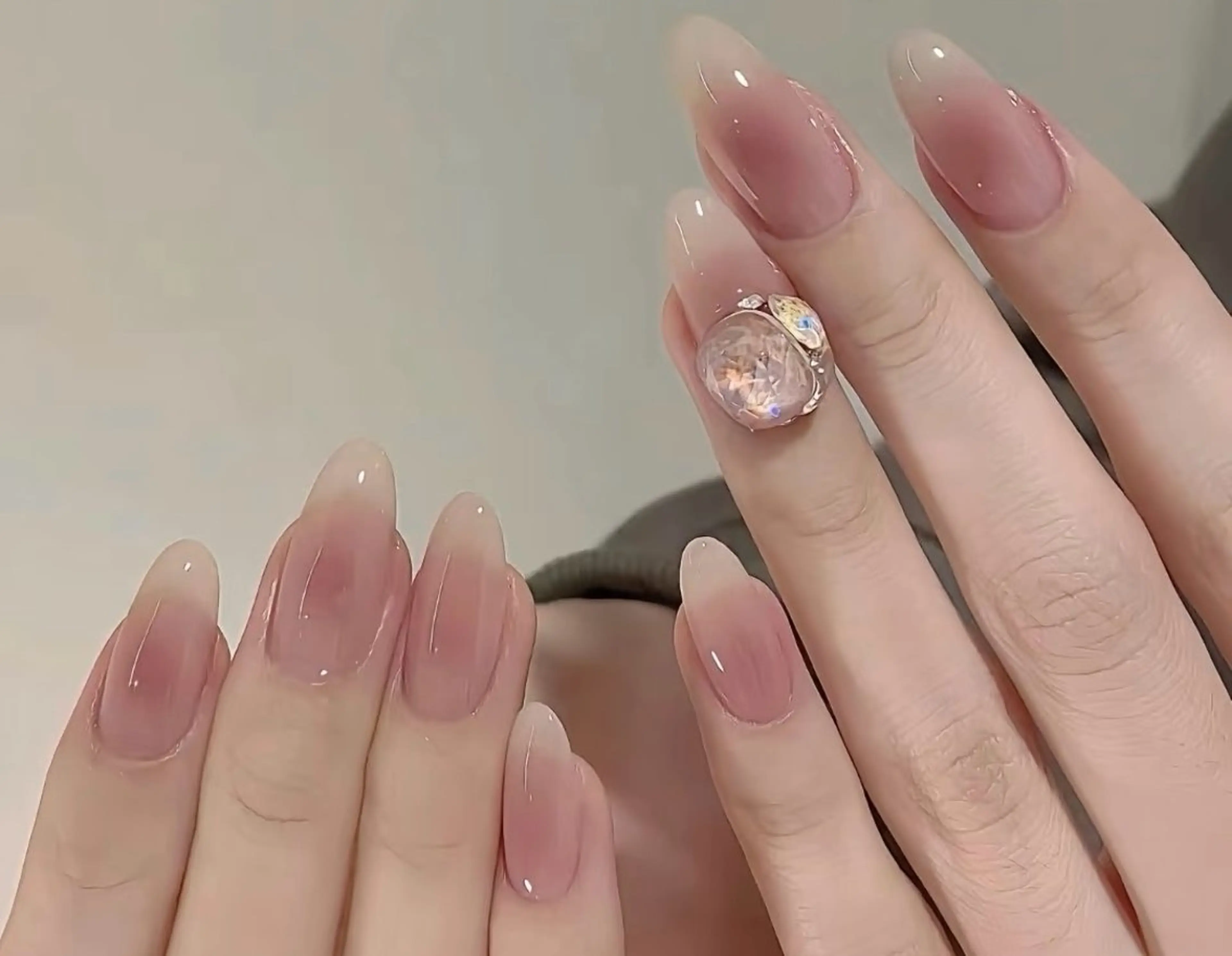 ネイル 長さ出し フットネイル フレンチネイル ジェルネイル ガーリー ハンドネイル フットネイル ハンドケア NYネイルサロン 千葉中央店のネイルデザイン