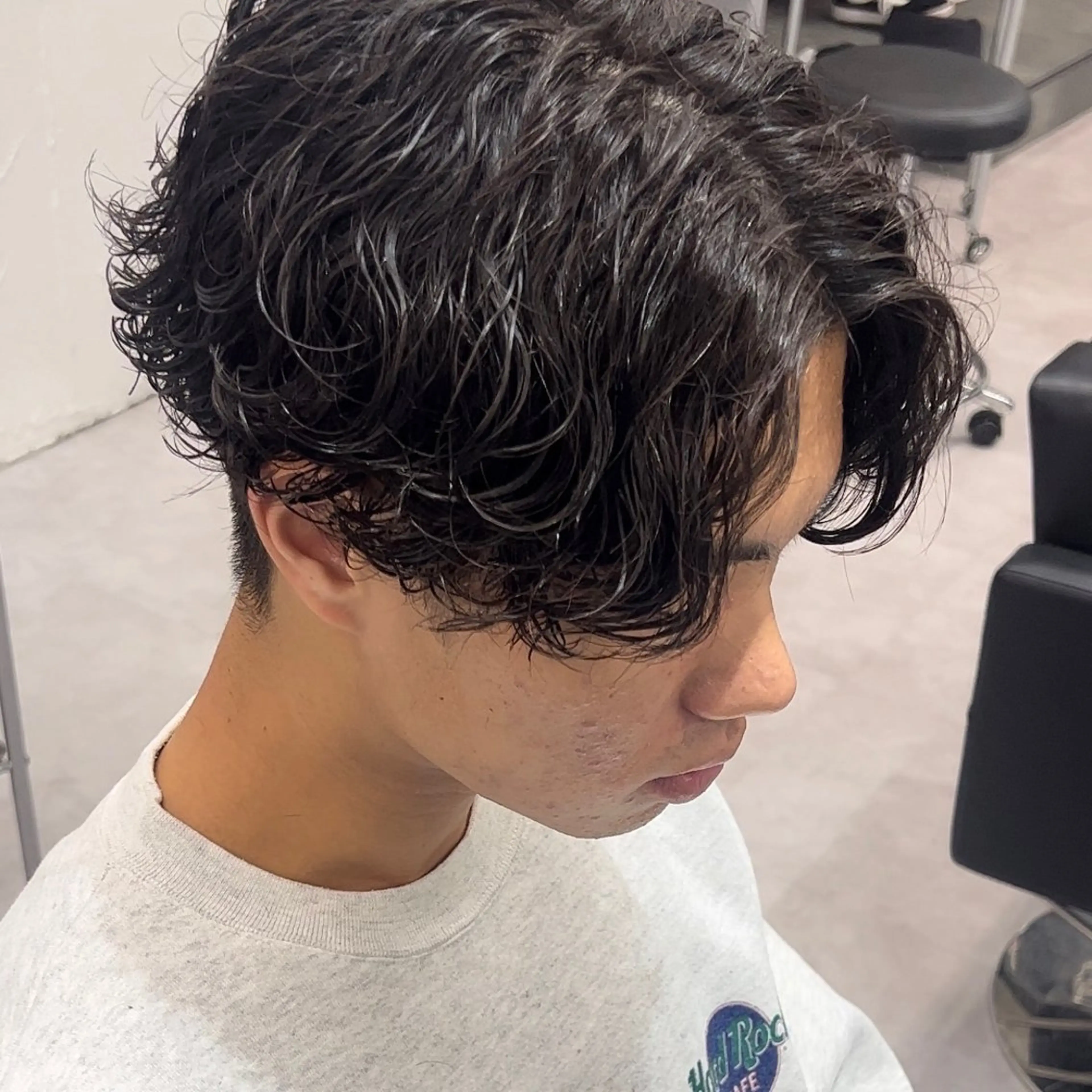 パーマ メンズ センターパート メンズパーマ 波巻きパーマ スパイラルパーマ 【メンズ特化美容師】 🐍NAO🐍のヘアスタイル