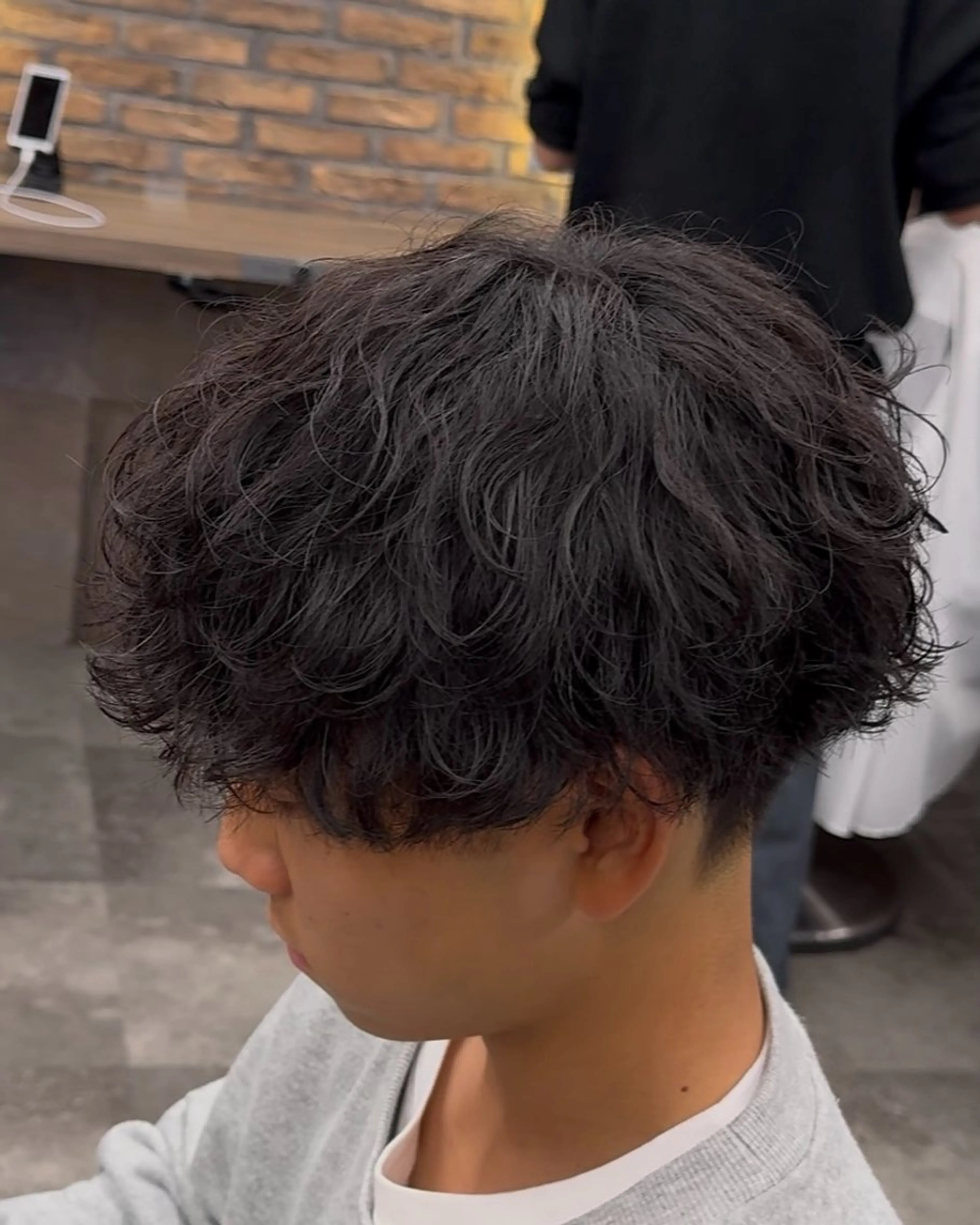 パーマ メンズ シャドウ/フェザー 朝崎倭斗のヘアスタイル