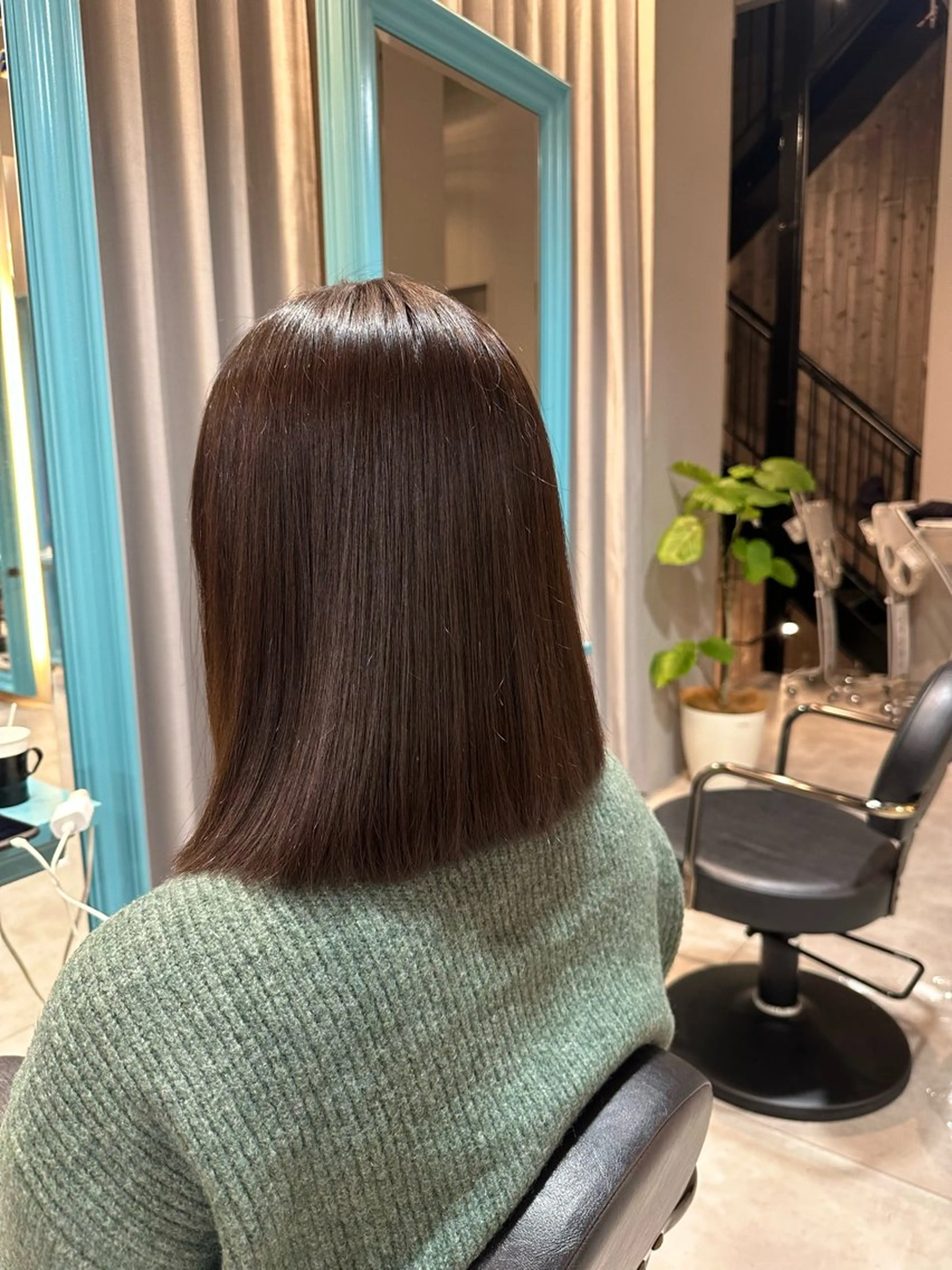 ミディアム カラー ブラウンカラー チョコレートブラウン 透明感カラー レイヤーカット/ 透明感カラー/ きよのヘアスタイル