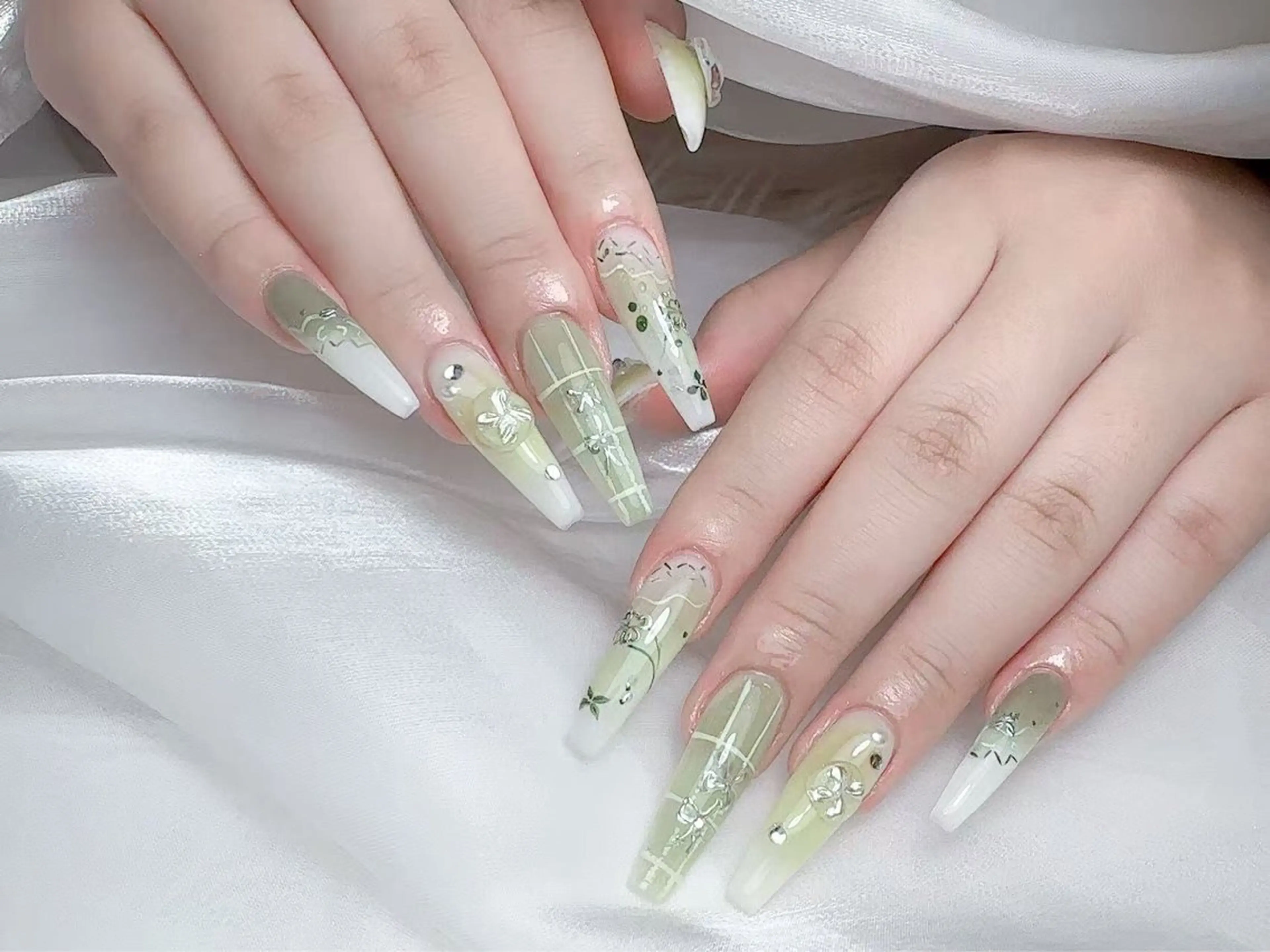 ネイル 🎀Ｍ nails✨ ビューティーのネイルデザイン