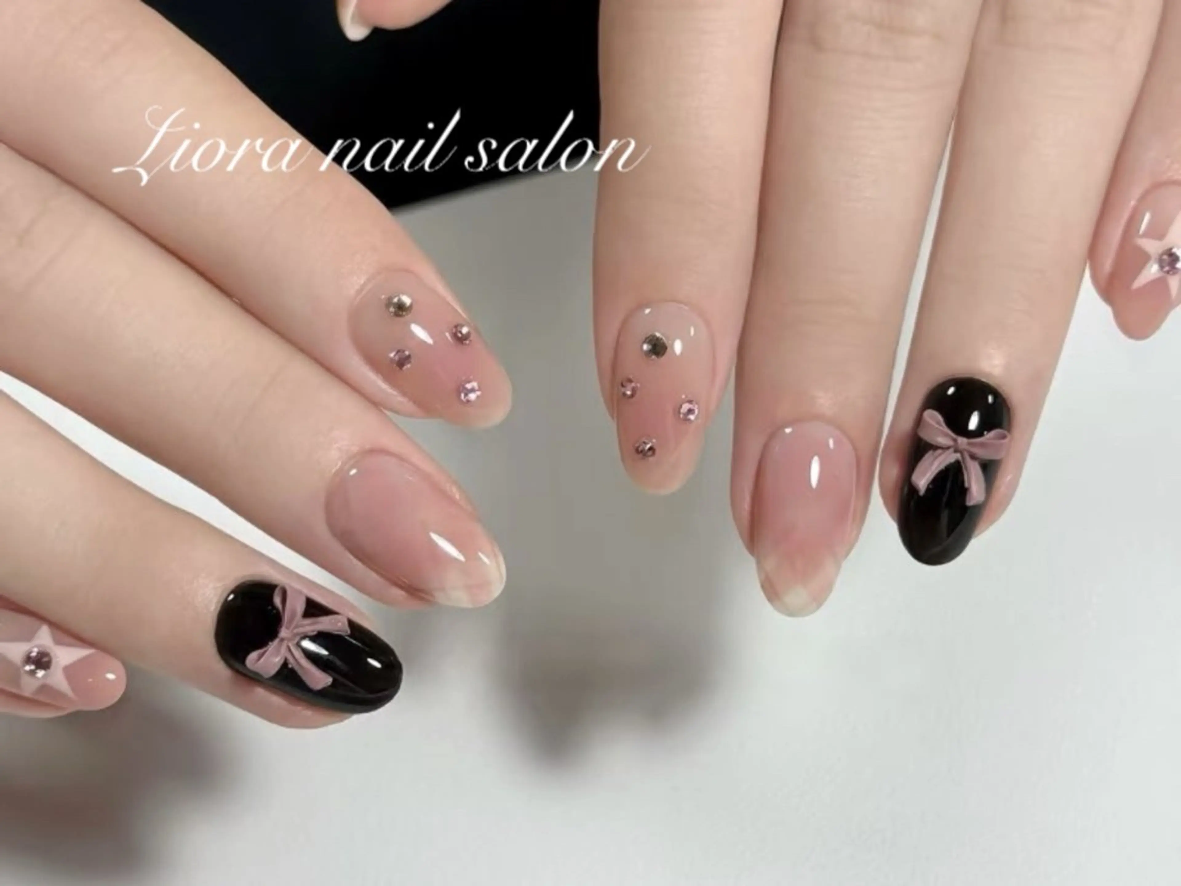 ネイル フレンチネイル ジェルネイル ガーリー グラデーション キラキラネイル ハンドネイル Liora nail スカルプ専門店のネイルデザイン