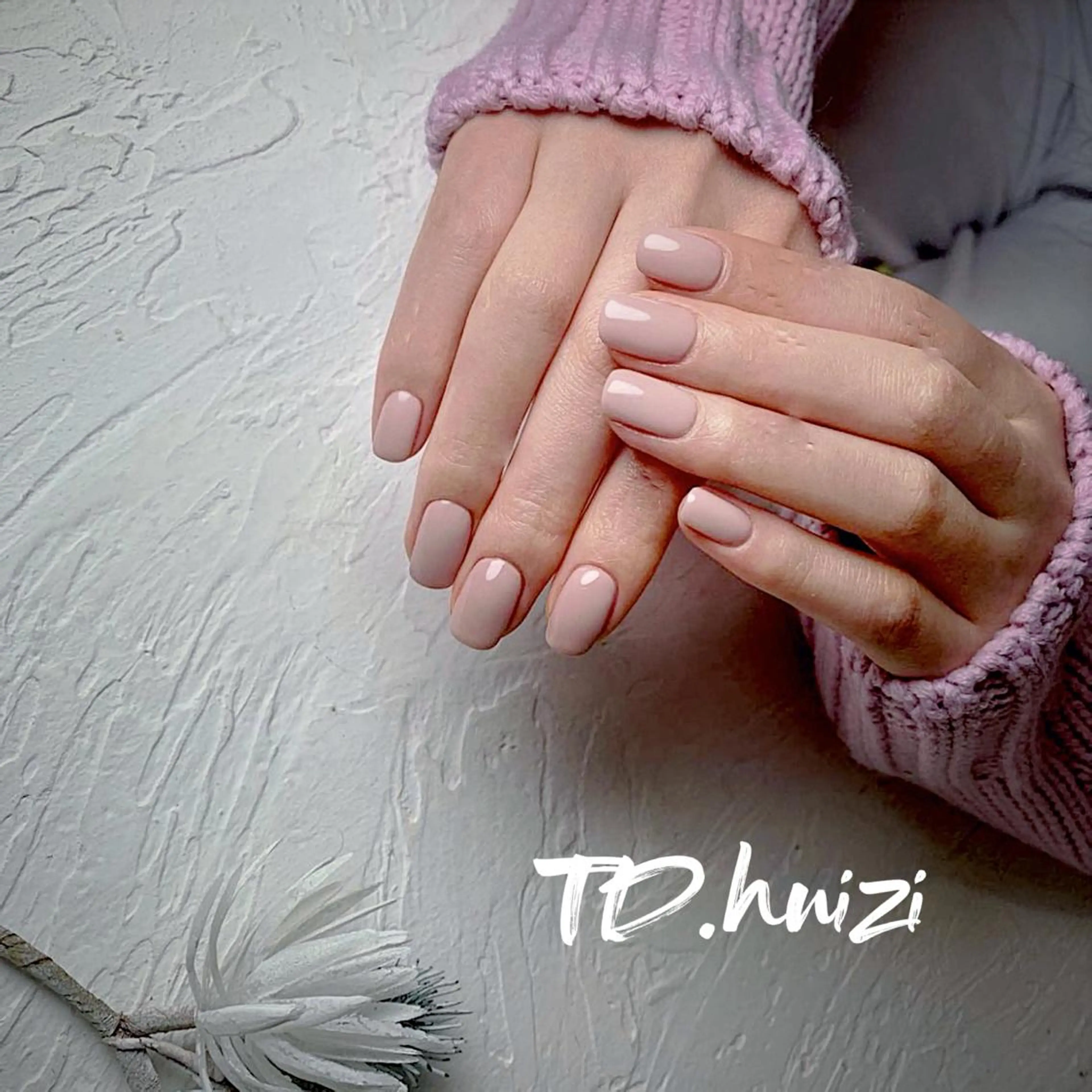 ミディアム ハンドネイル めぐみのネイルサロン スタッフ練習のネイルデザイン