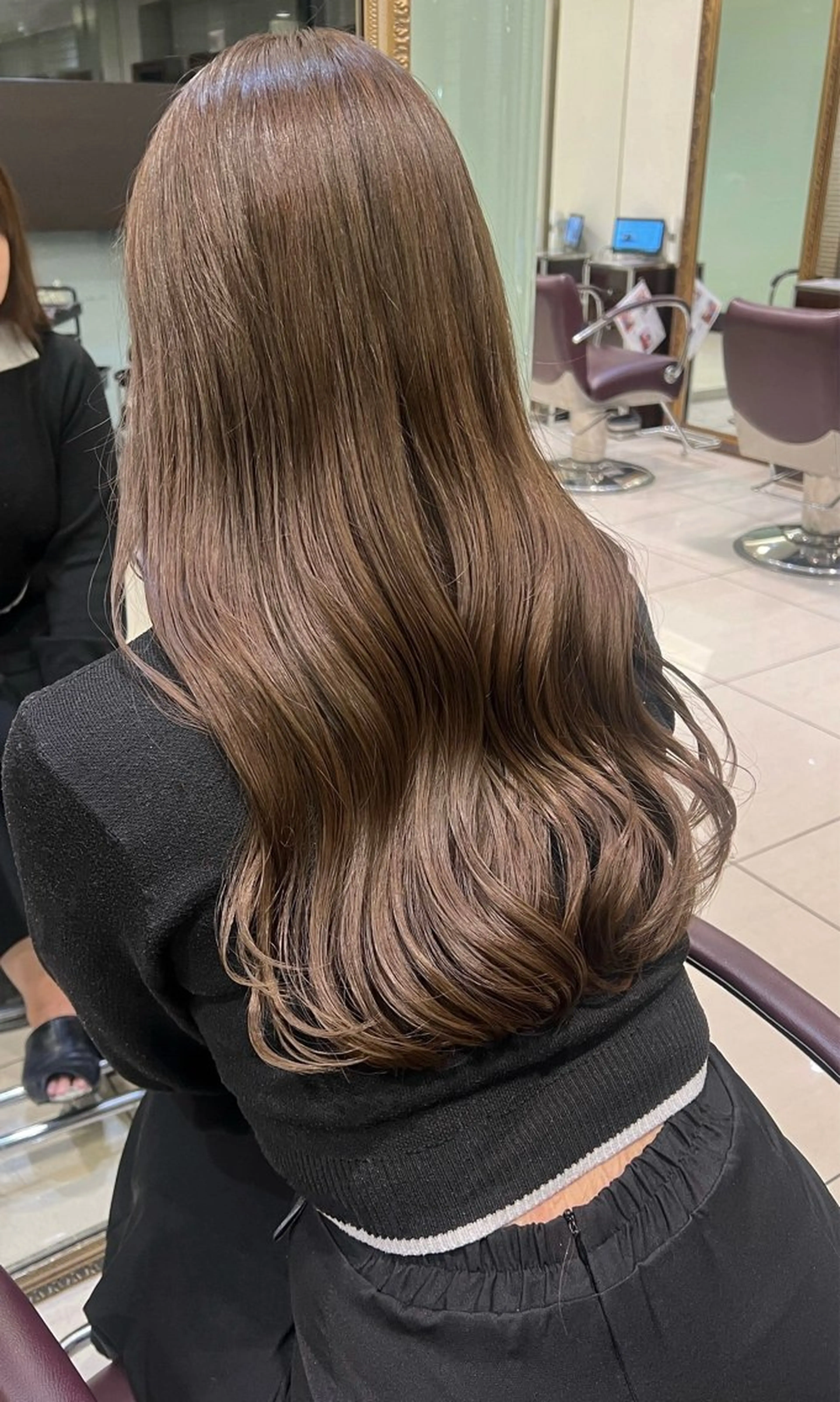 ロング カラー 透明感カラー オリーブカラー カット ヘアカラー ‎💚韓国風レイヤー 🇰🇷💚 ちえのヘアスタイル