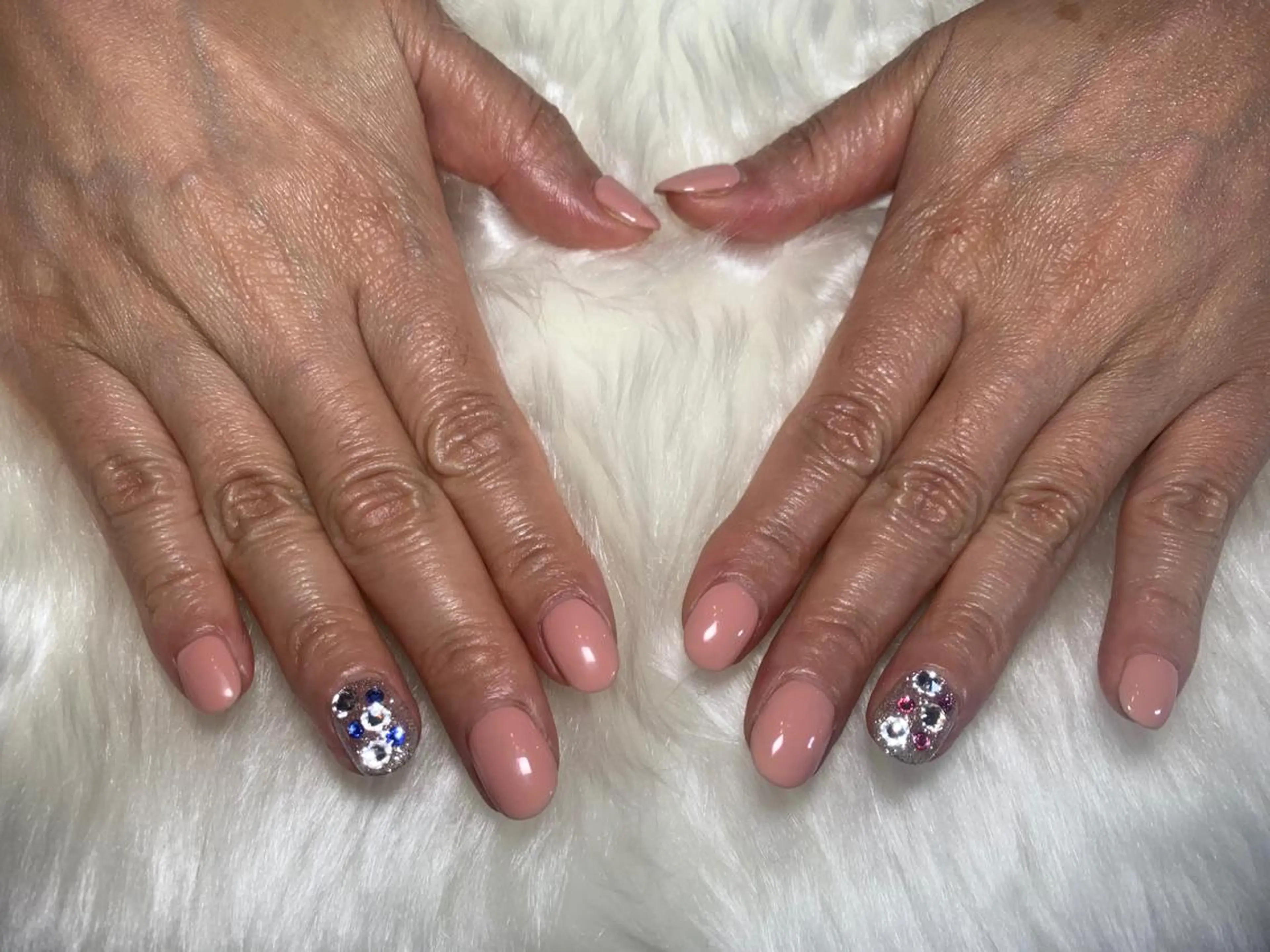 ネイル ストーンネイル 松山 美由紀のネイルデザイン