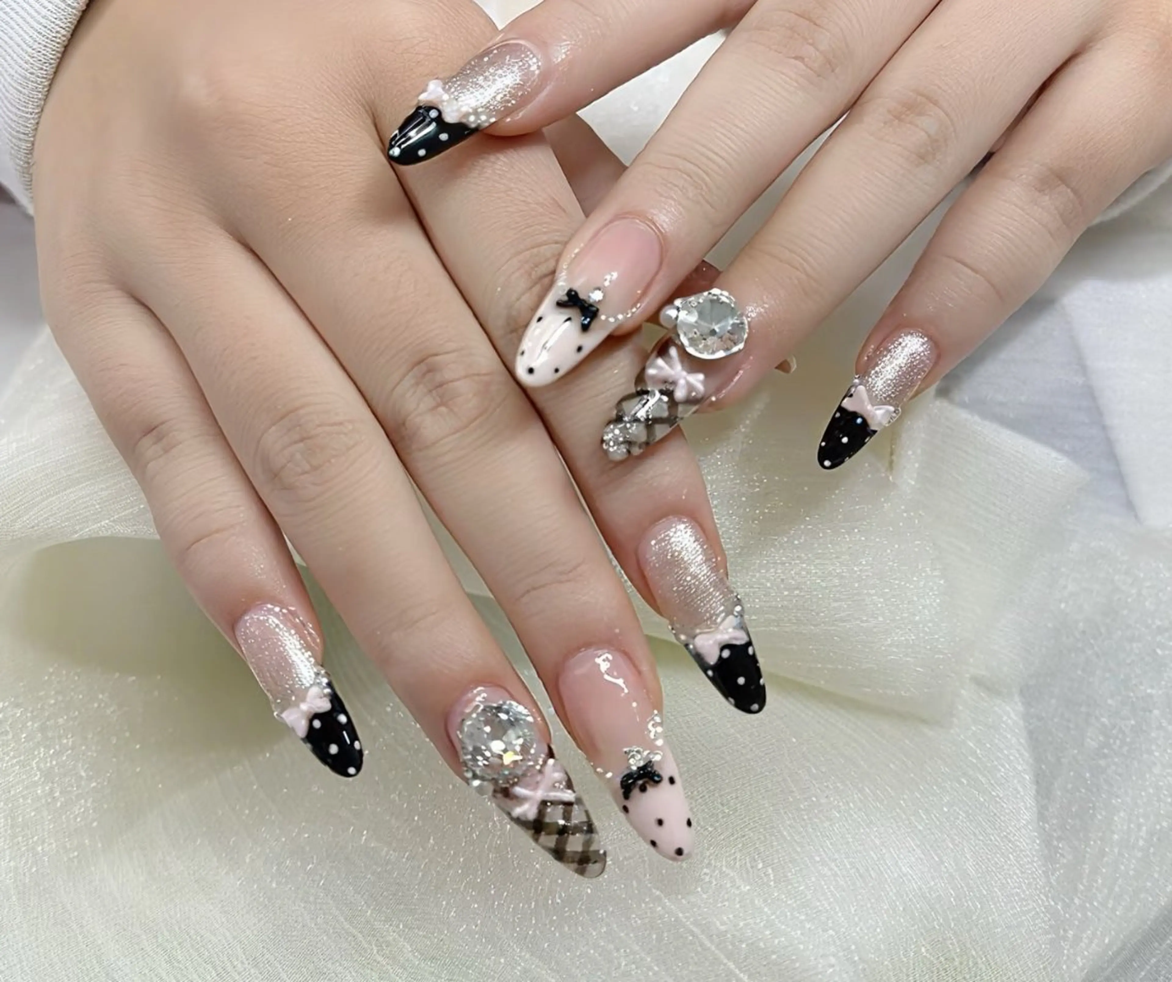 ネイル ハンドネイル ハンドケア 🍑 momo_nailのネイルデザイン