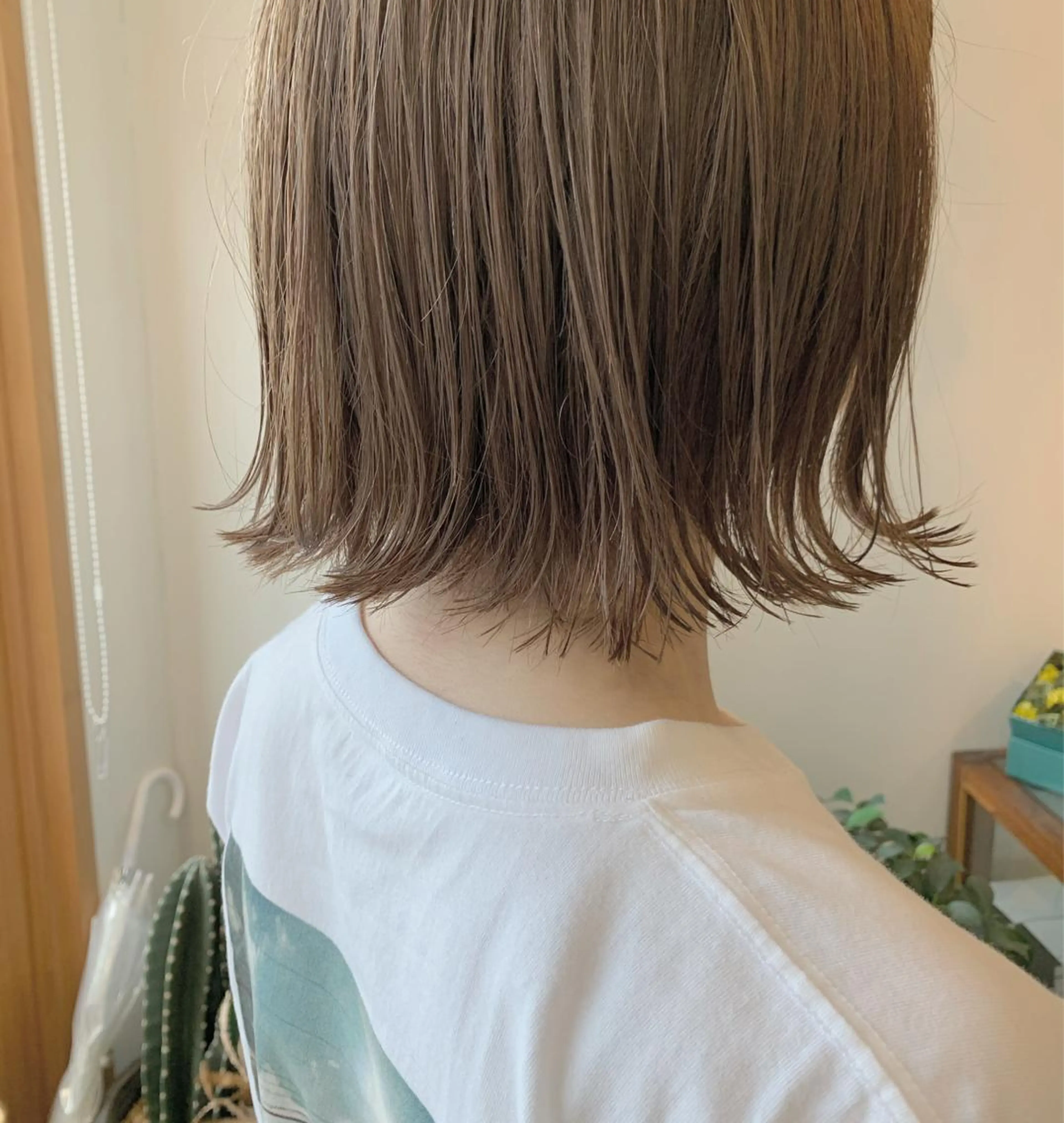 ショート カラー ベージュカラー ラベンダーカラー ラベンダーベージュ カット ヘアカラー トリートメント 名駅🦢大人艶カラー 🪽カミヤアカネのヘアスタイル