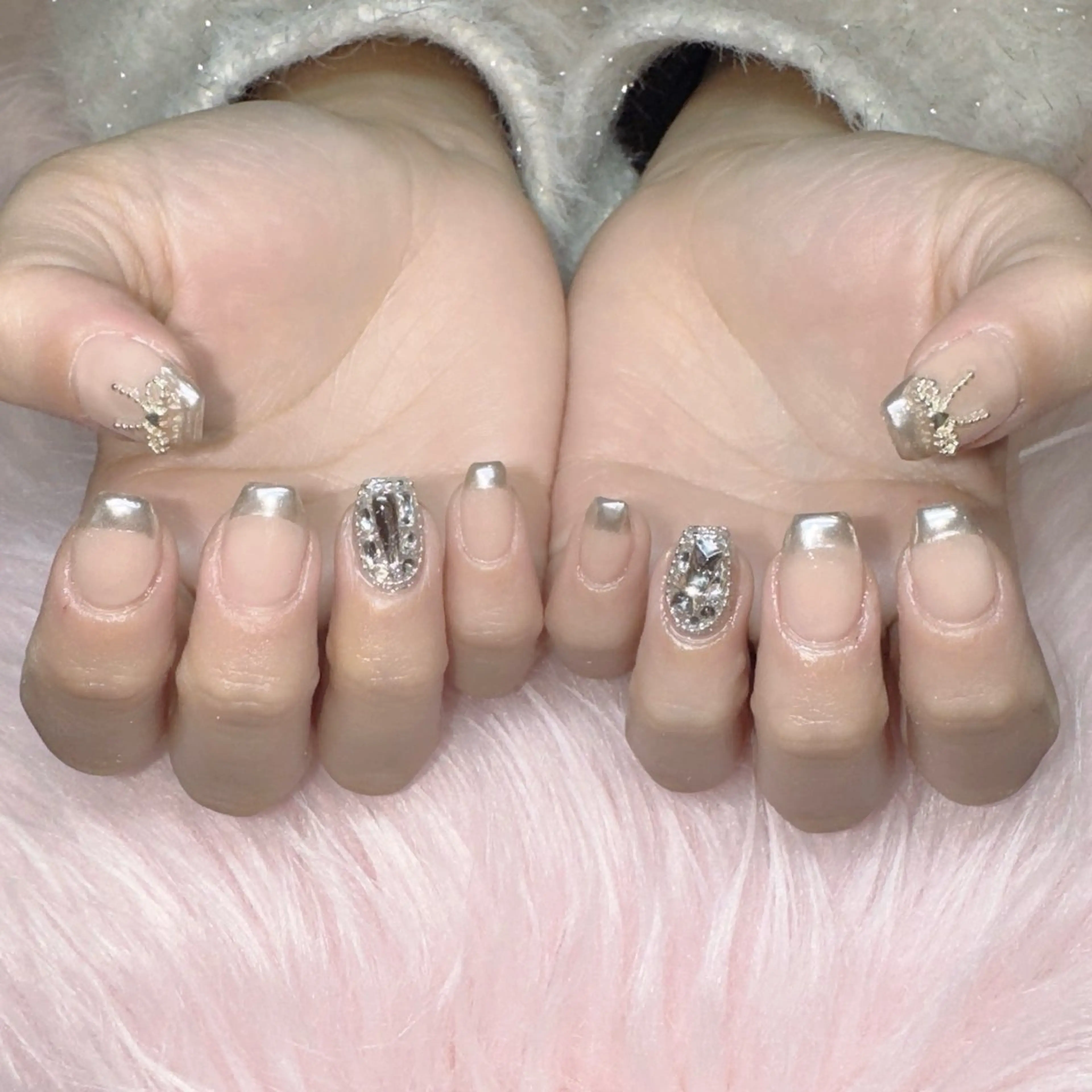 ネイル フレンチネイル ミラーネイル ハンドネイル RIEKO🍒 ワンホン♡推しネイルのネイルデザイン