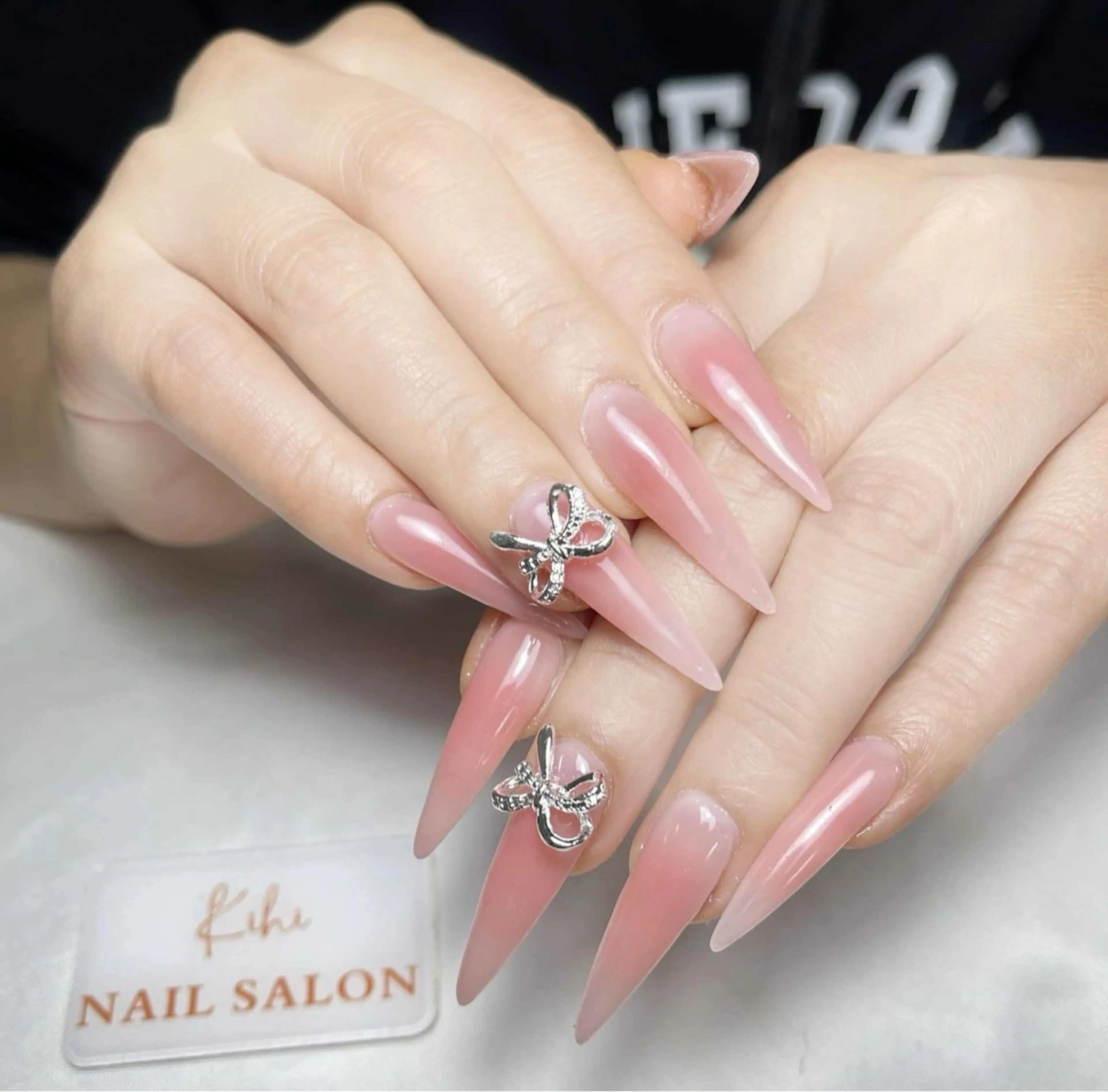 ネイル アートネイル フレンチネイル ジェルネイル グラデーション 韓国ネイル ハンドネイル 💕鈴木ユリ パラジェル/オフ無料のネイルデザイン