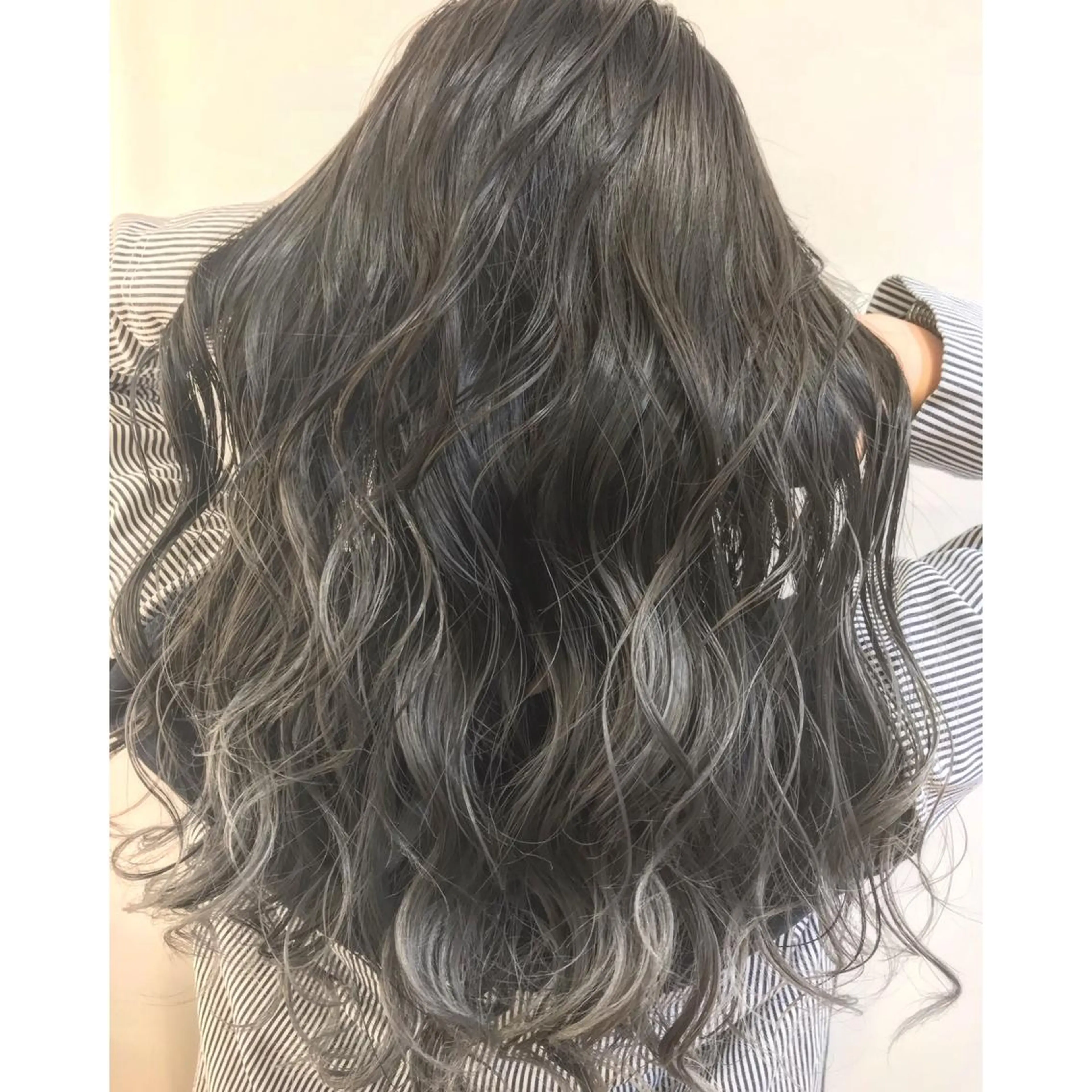 ロング ヘアアレンジ ヘアカラー シアーベージュニスト 🥣大石亜里紗のヘアスタイル