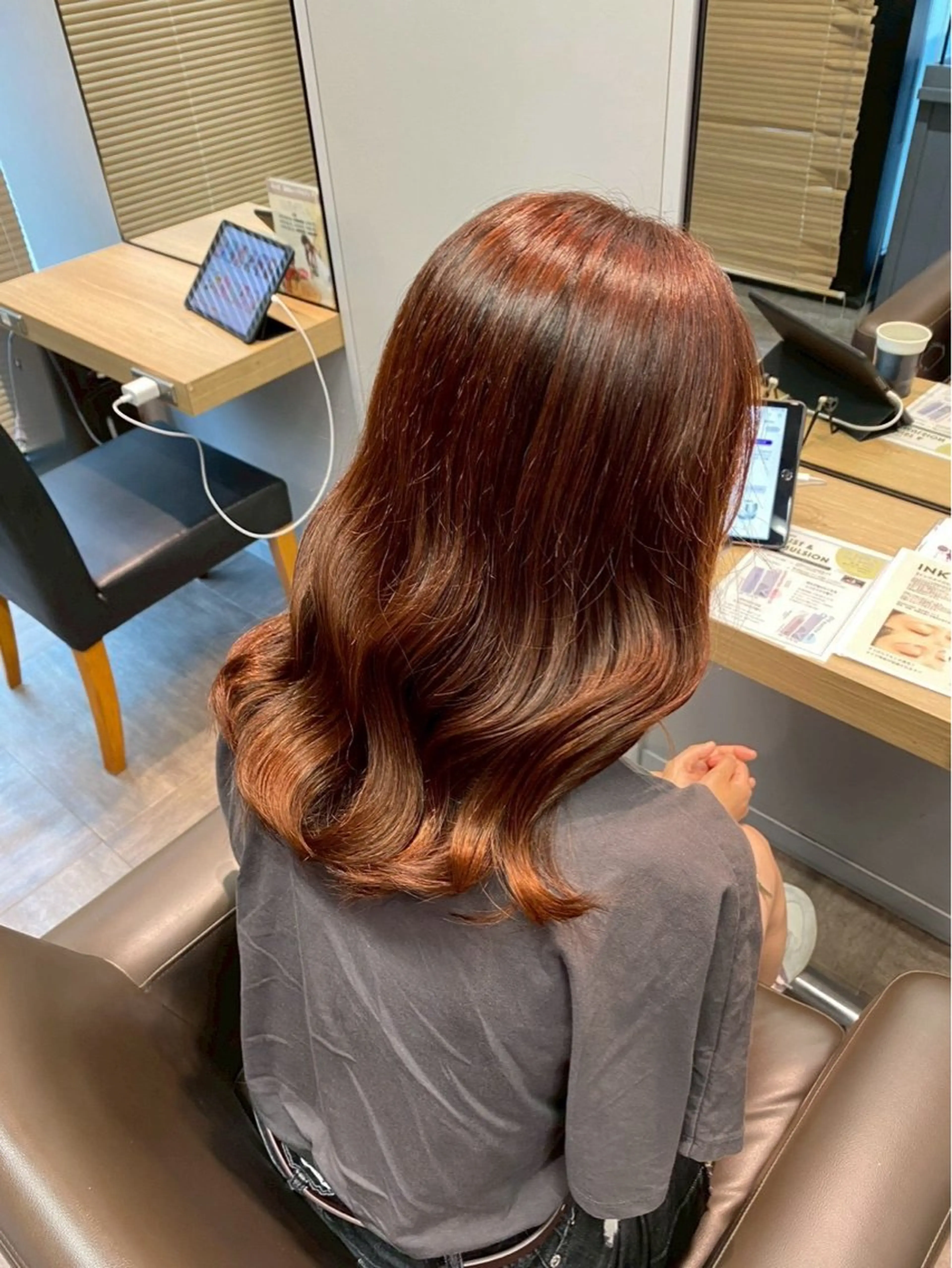 セミロング カラー 長田 安優のヘアスタイル
