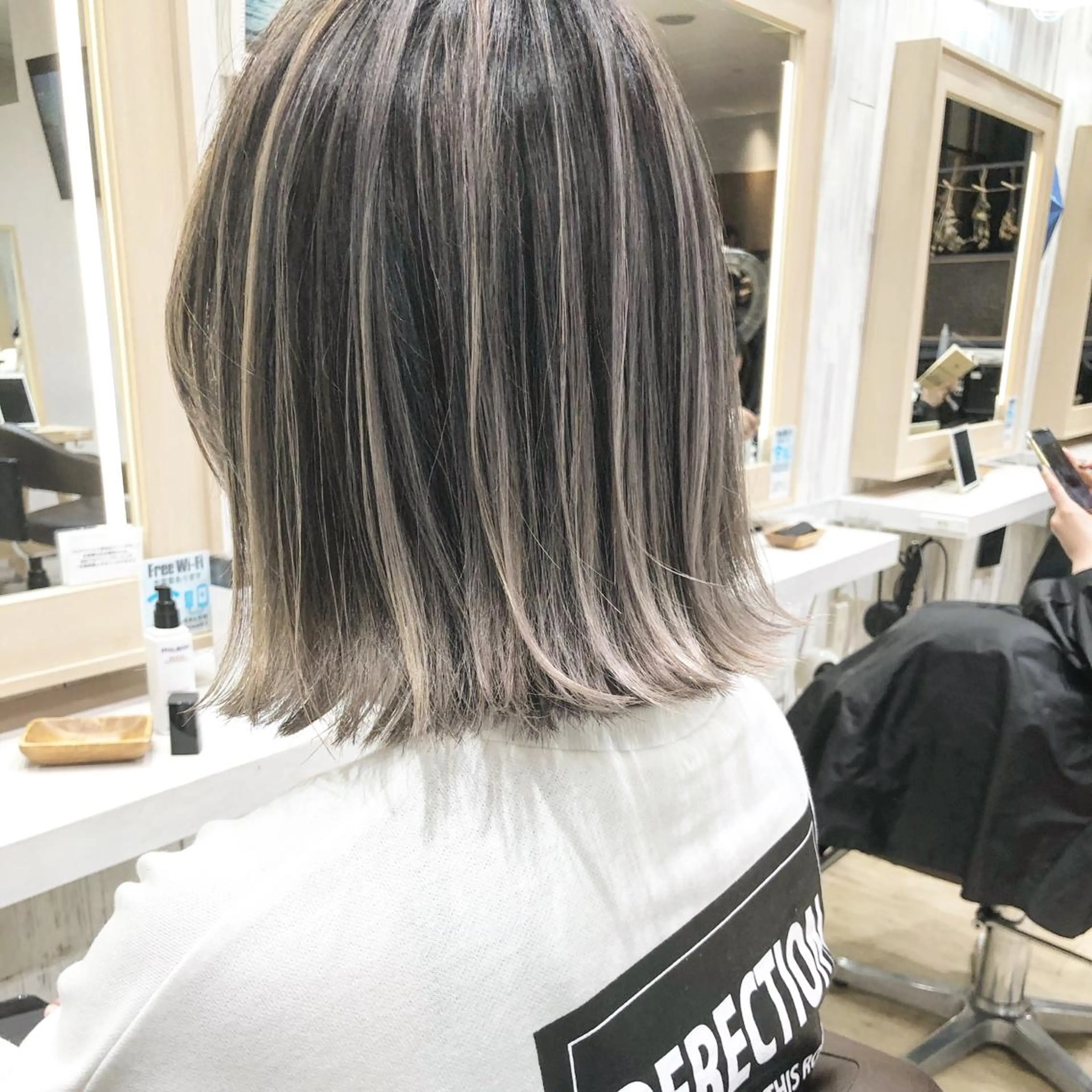 ショート カラー バレイヤージュ レイヤーカット タナカ タクヤのヘアスタイル